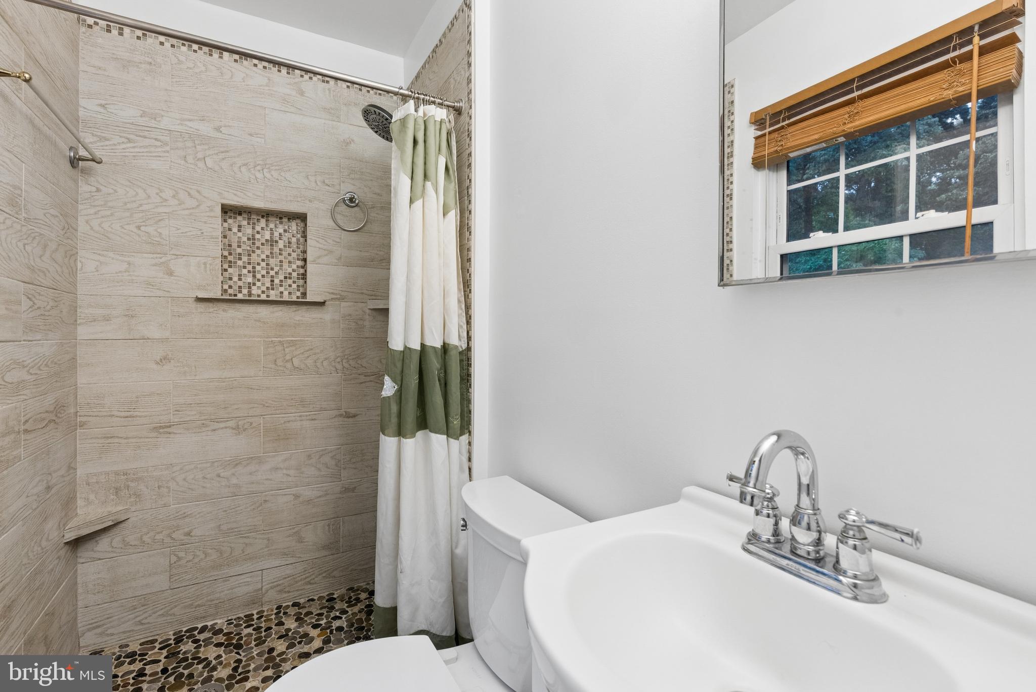 WOODBRIDGE VALLEY - Residential