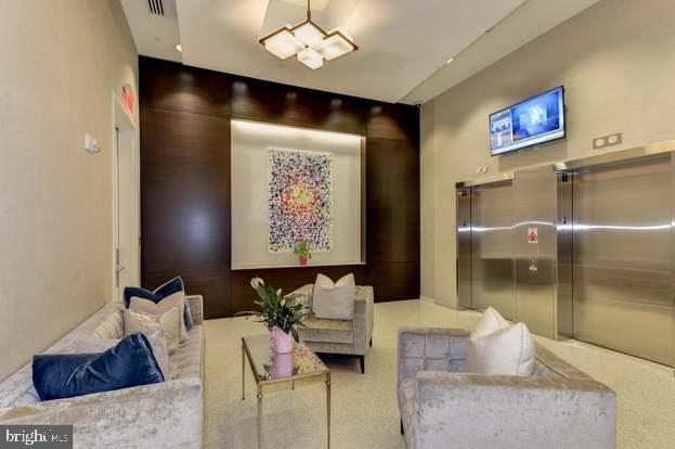 FLEET STREET CONDOMINIUMS - Residential Lease