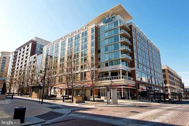 FLEET STREET CONDOMINIUMS - Residential Lease