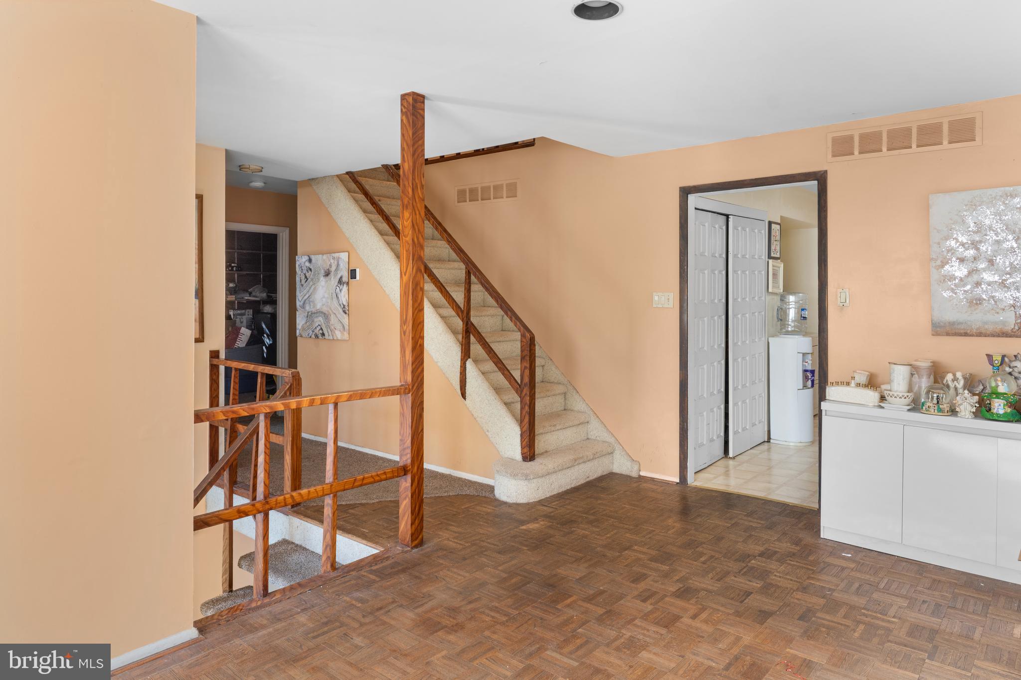 PHILADELPHIA (NORTHEAST) - Residential