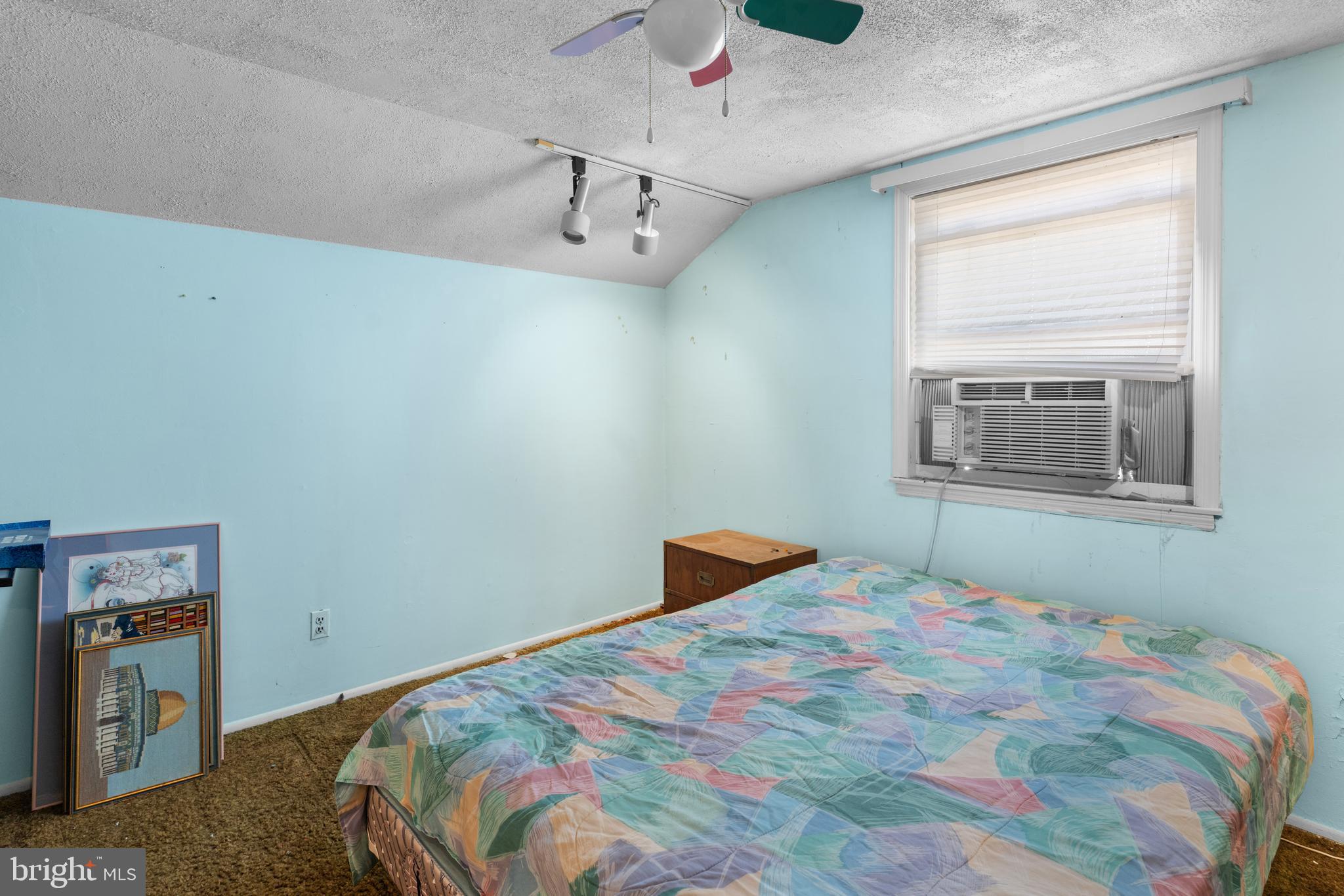 PHILADELPHIA (NORTHEAST) - Residential