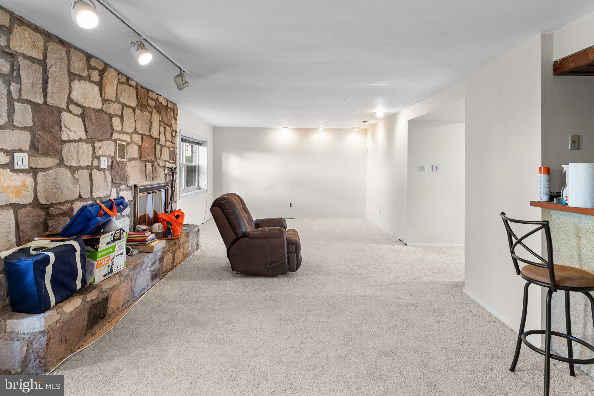 PHILADELPHIA (NORTHEAST) - Residential