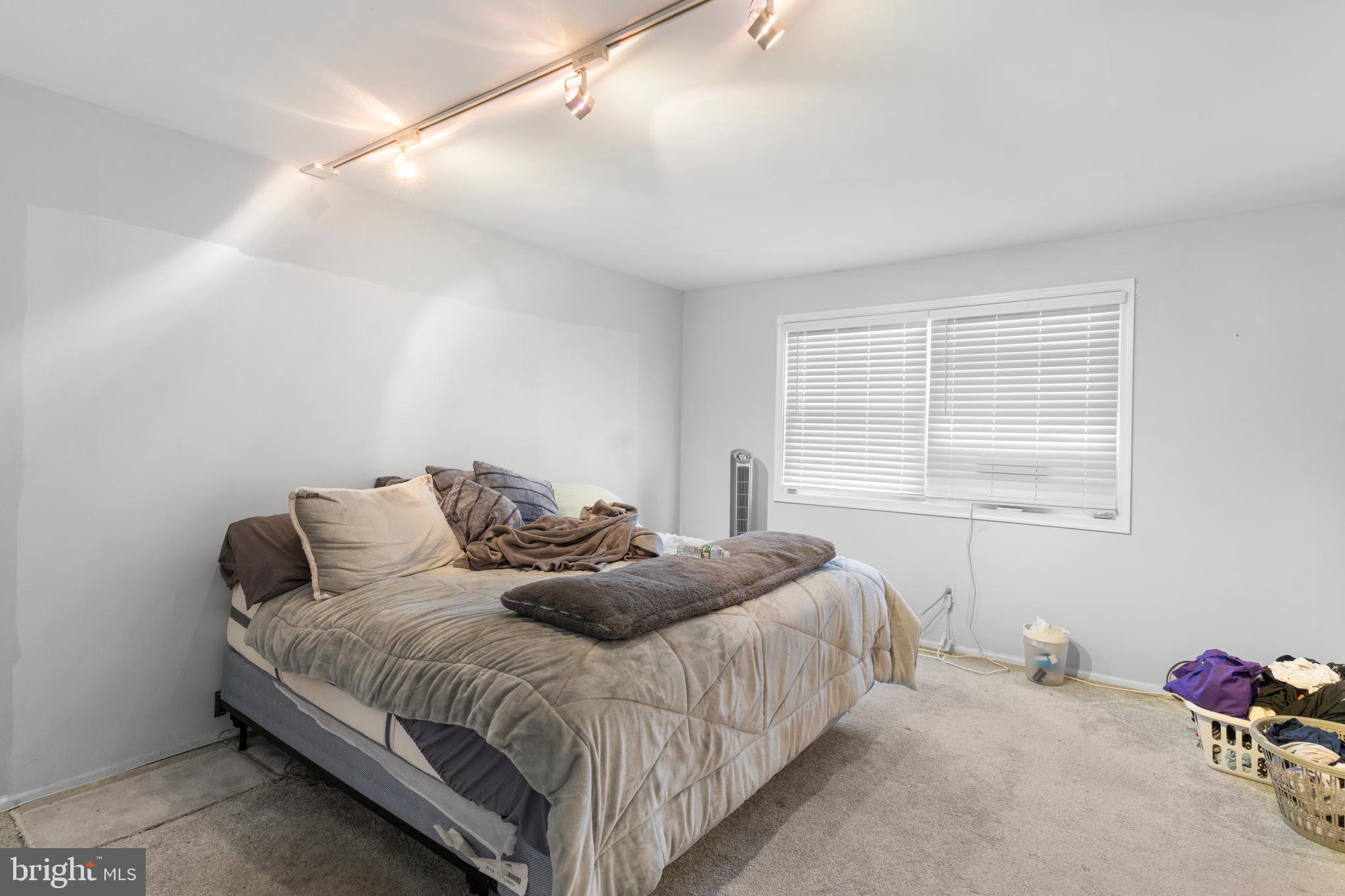 PHILADELPHIA (NORTHEAST) - Residential