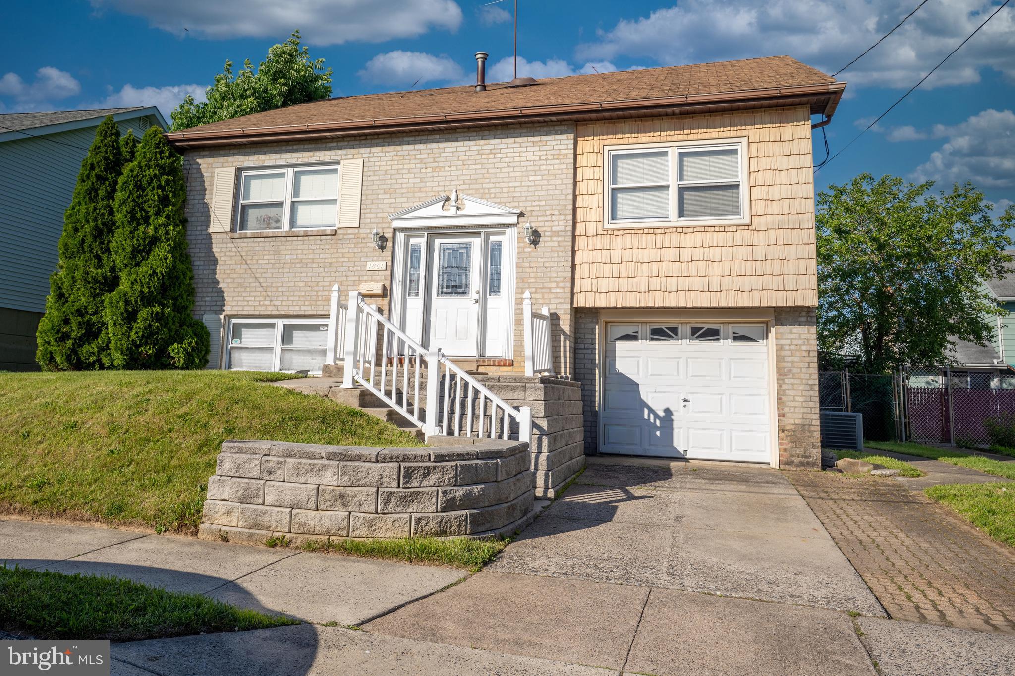PHILADELPHIA (NORTHEAST) - Residential