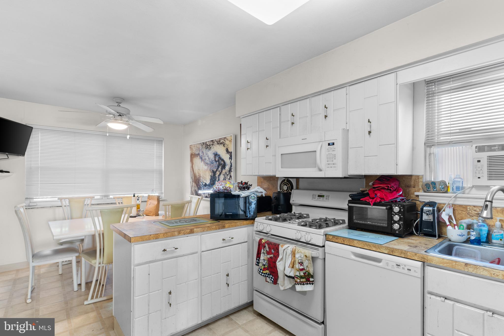 PHILADELPHIA (NORTHEAST) - Residential