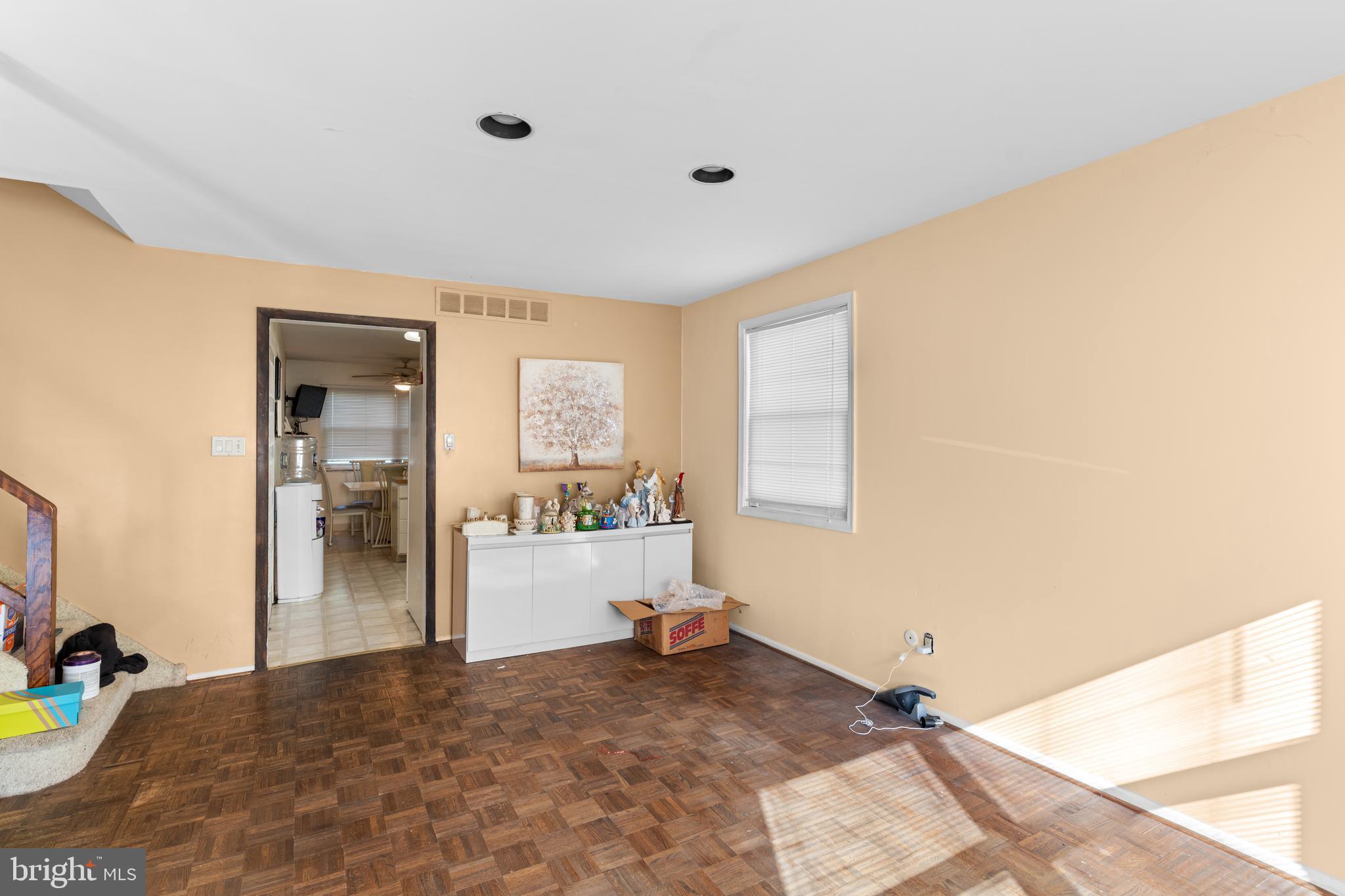 PHILADELPHIA (NORTHEAST) - Residential