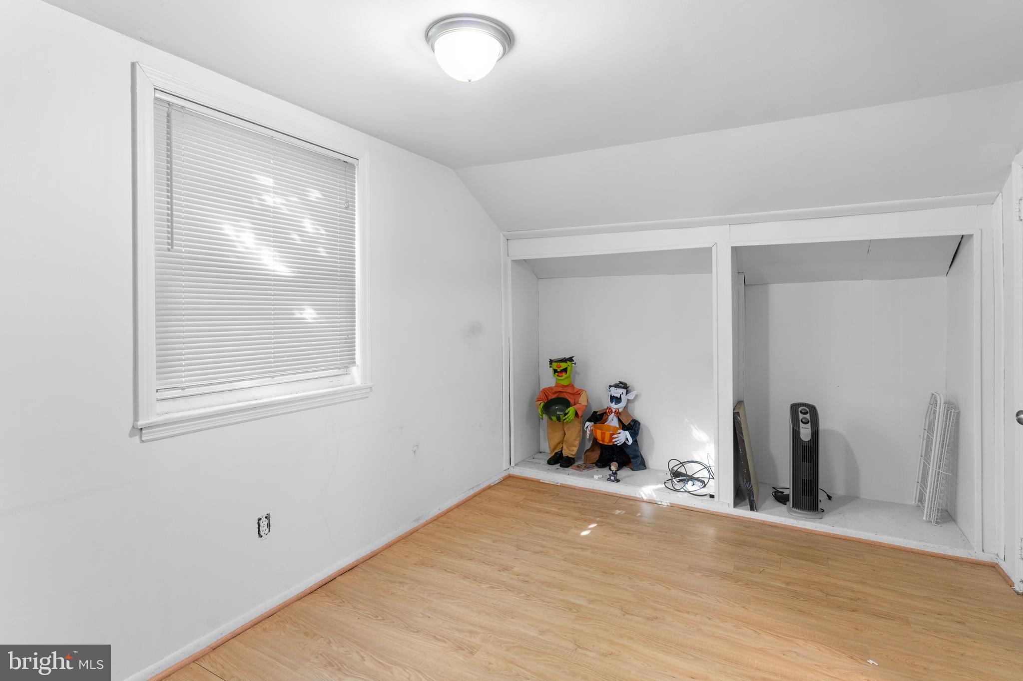 PHILADELPHIA (NORTHEAST) - Residential