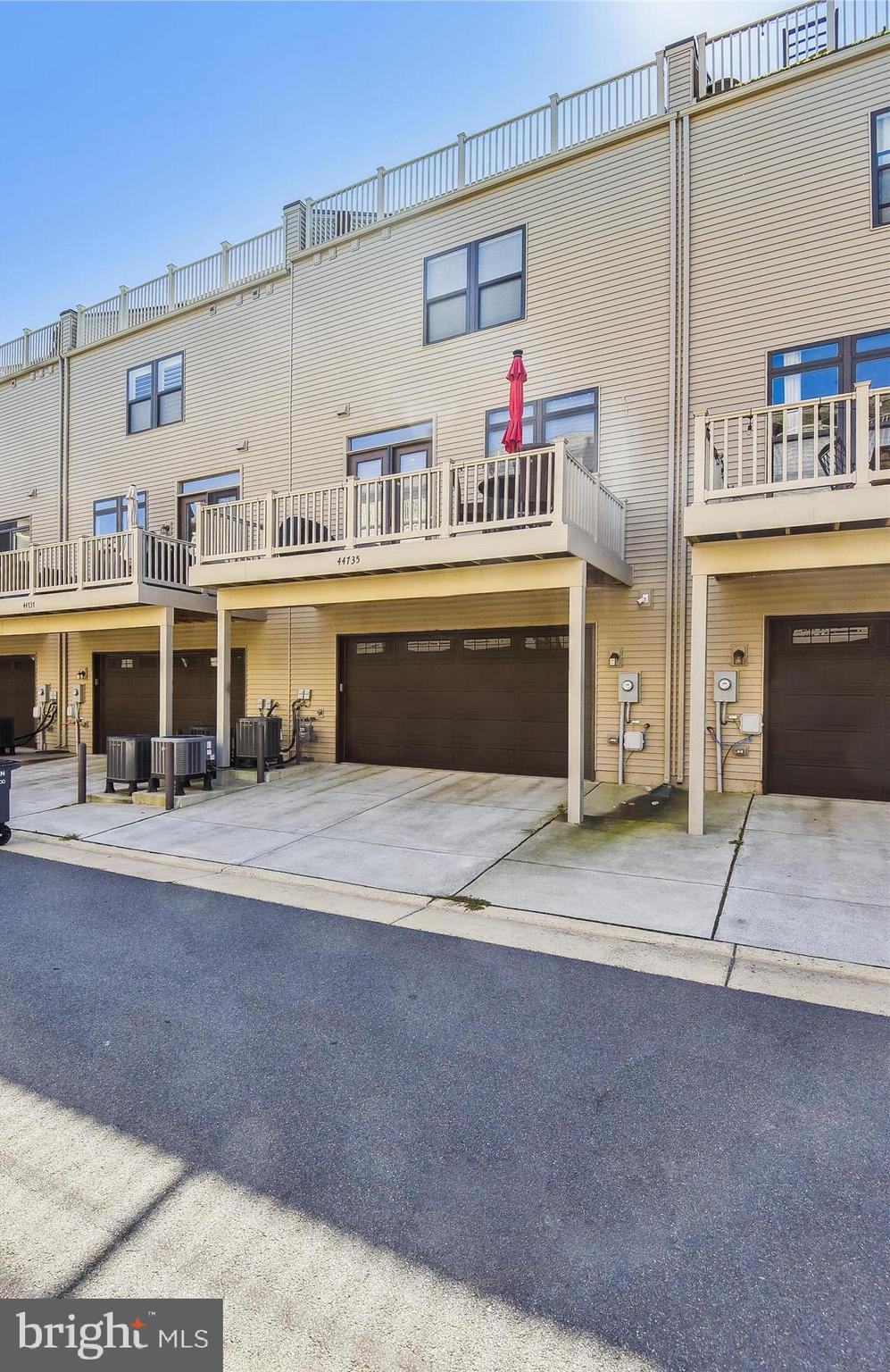 SM ONE LOUDOUN CONDO - Residential