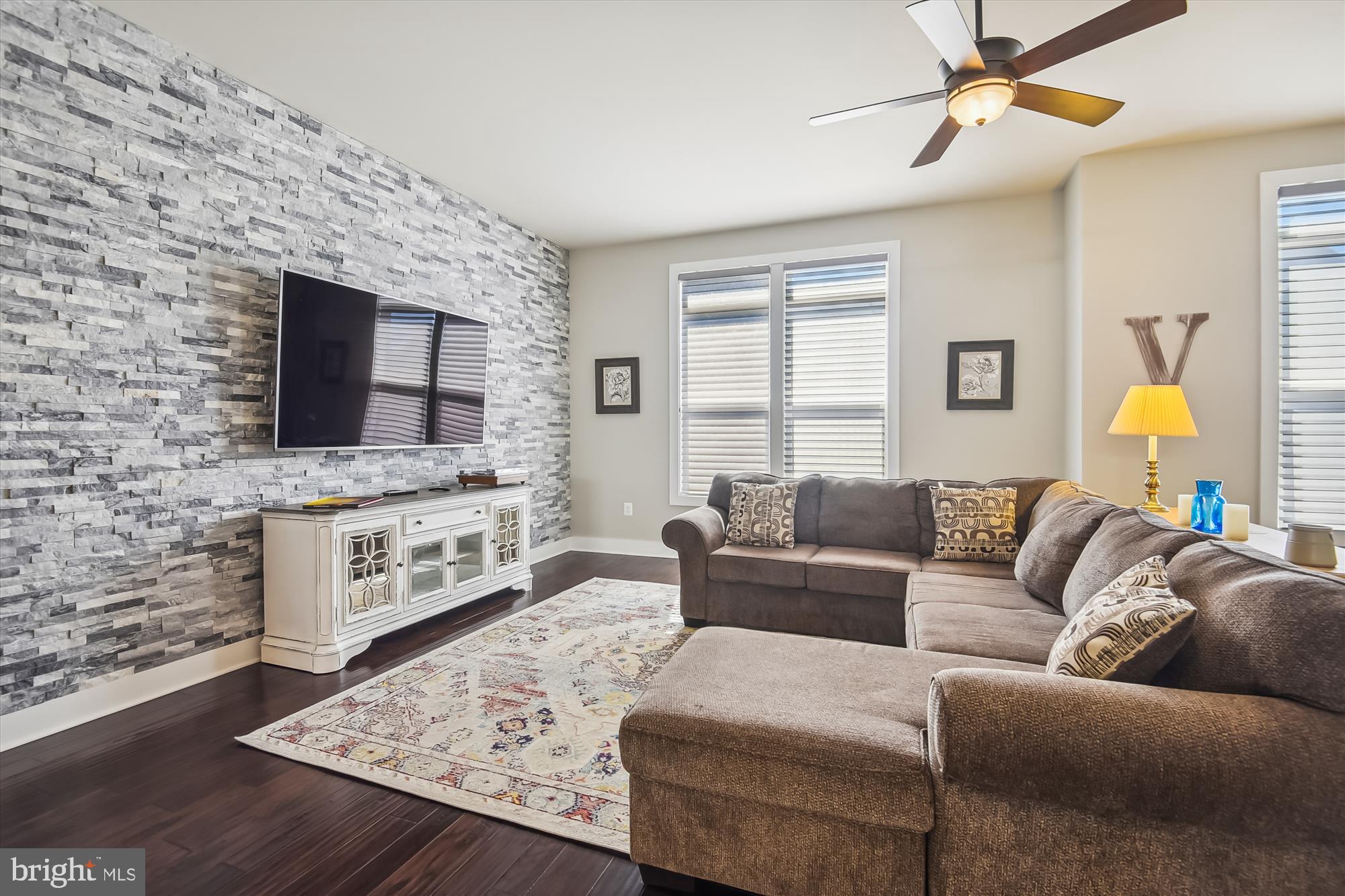 SM ONE LOUDOUN CONDO - Residential