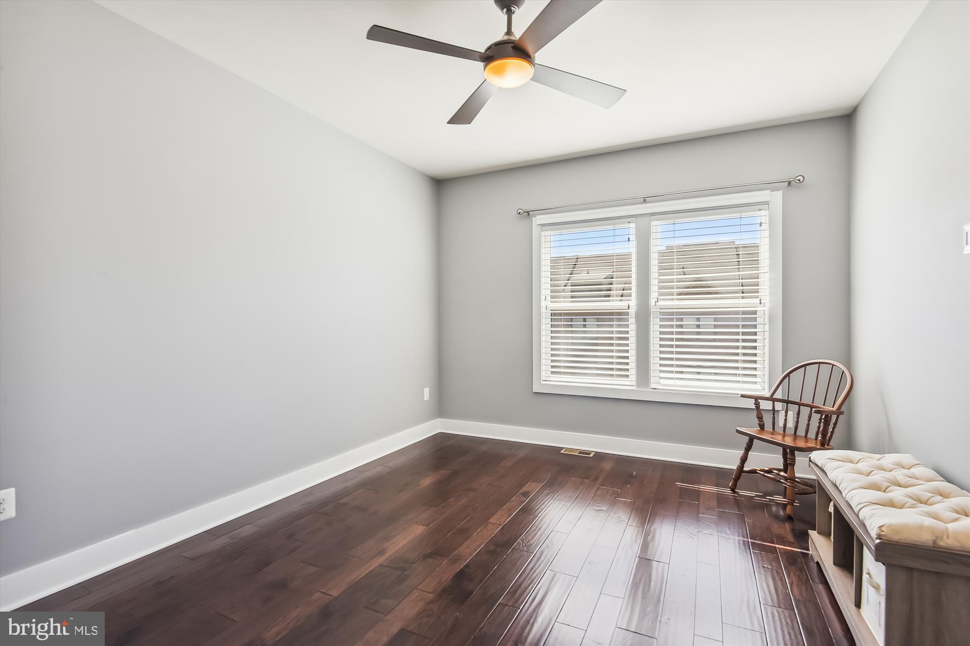SM ONE LOUDOUN CONDO - Residential