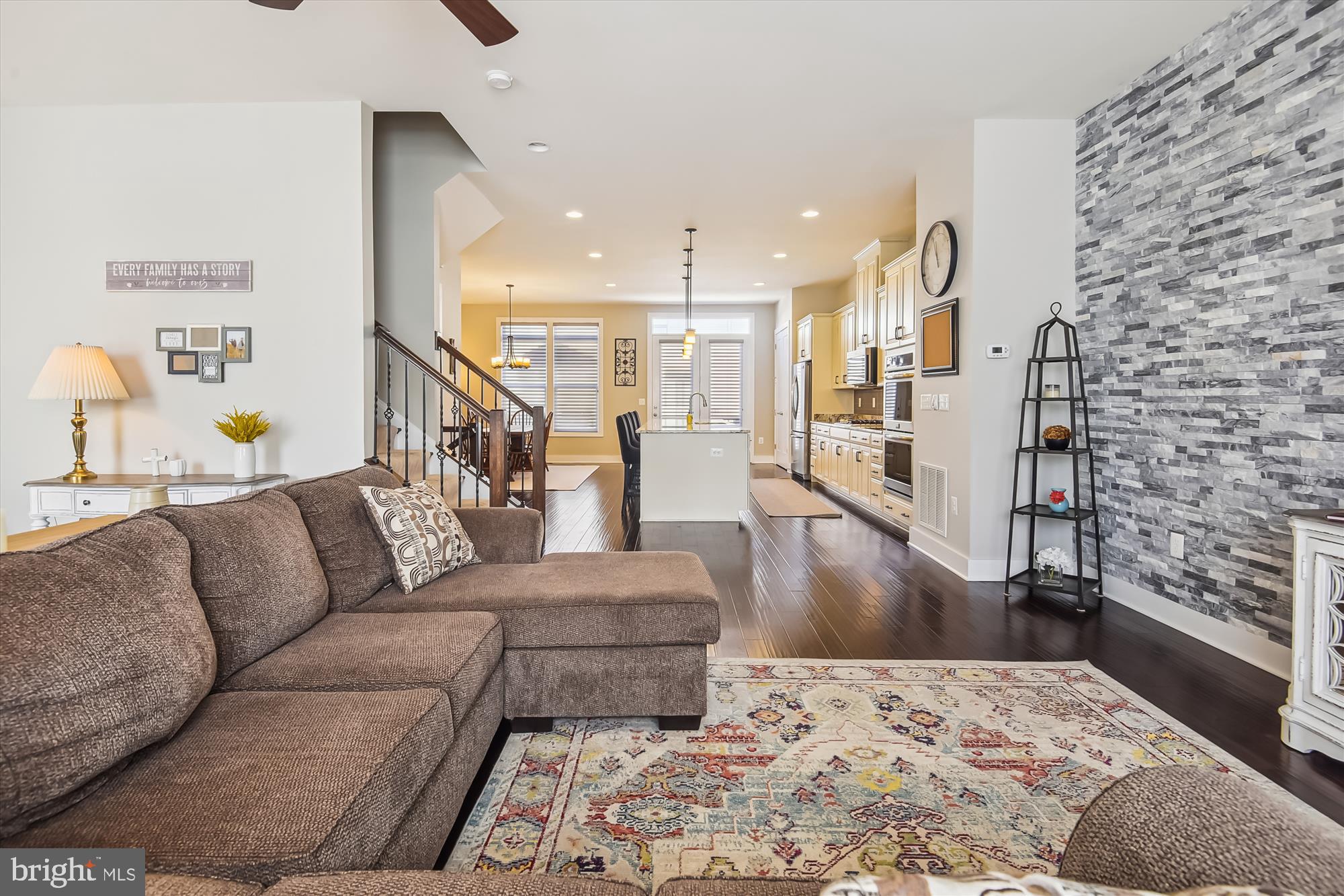 SM ONE LOUDOUN CONDO - Residential