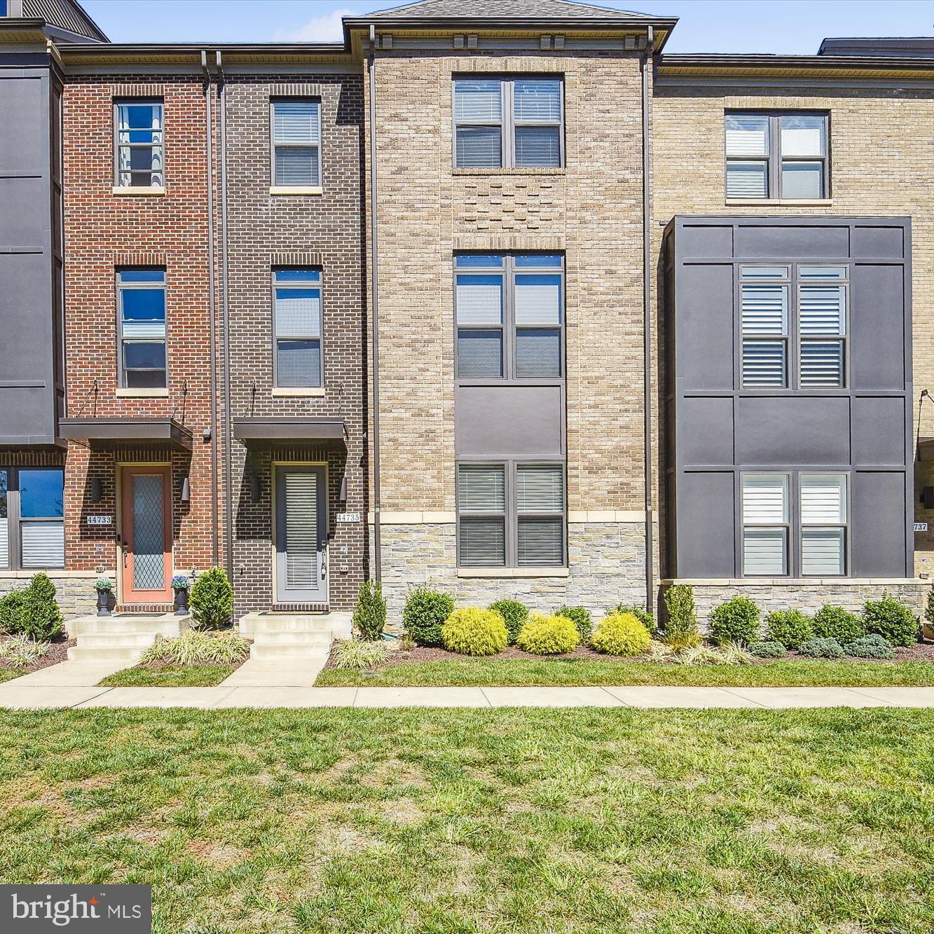 SM ONE LOUDOUN CONDO - Residential