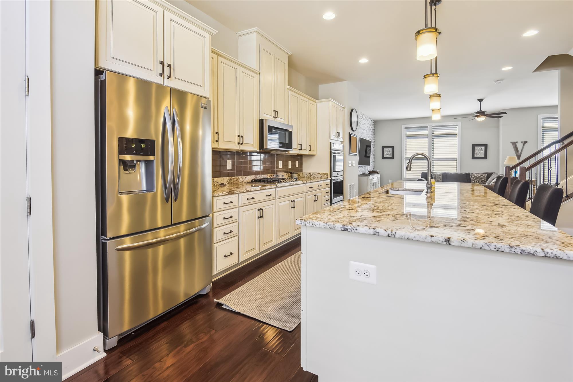 SM ONE LOUDOUN CONDO - Residential