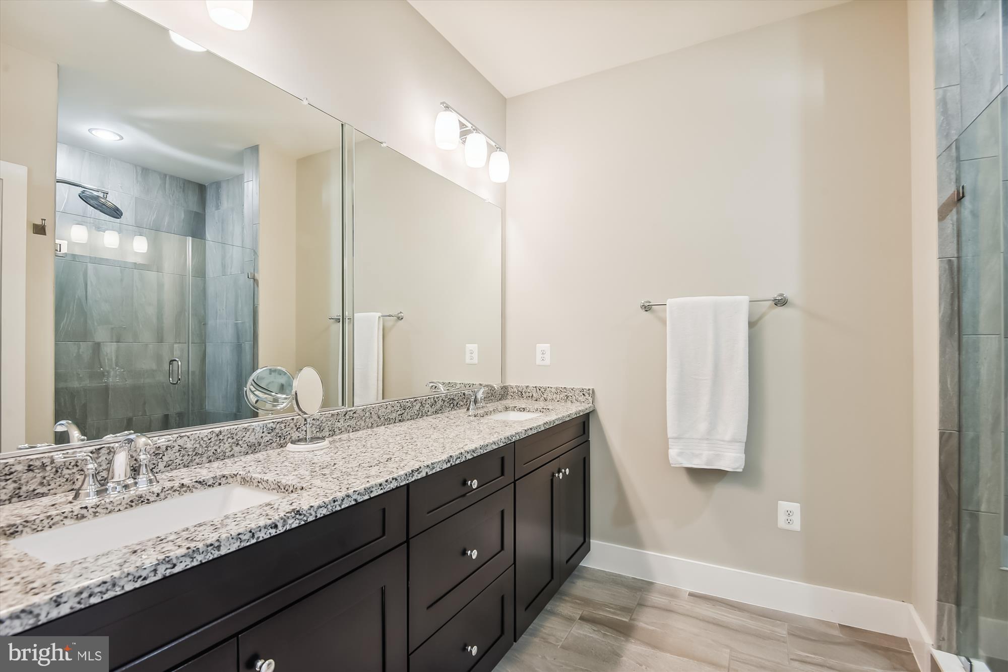 SM ONE LOUDOUN CONDO - Residential