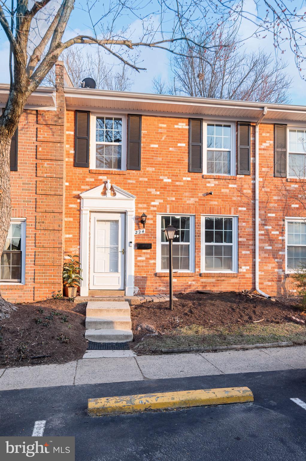 PEMBROOKE - Residential