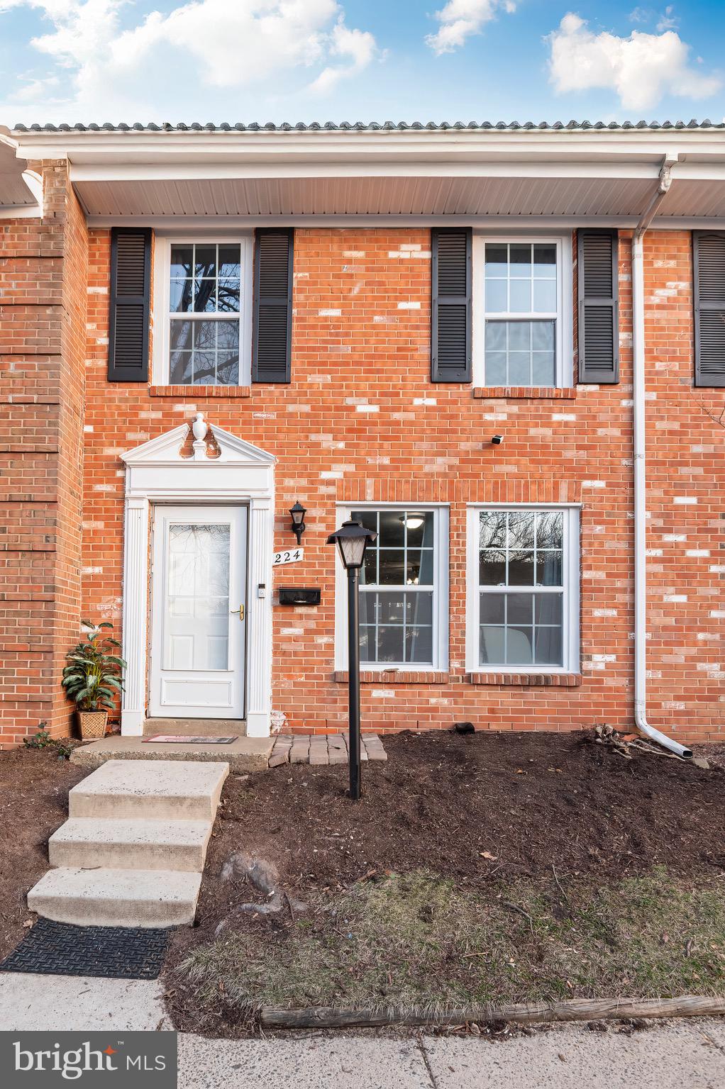 PEMBROOKE - Residential