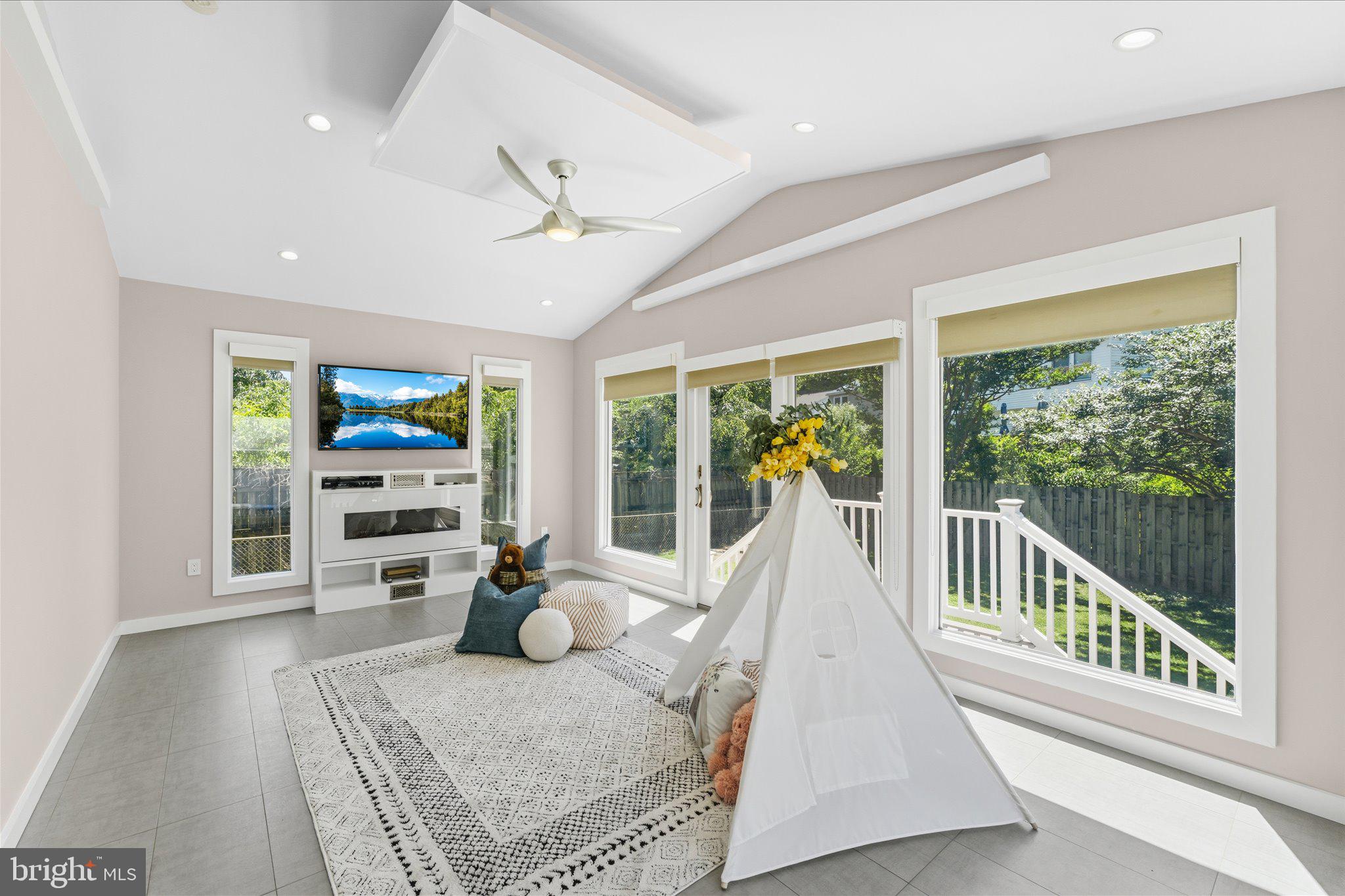 ANNALEE HEIGHTS - Residential
