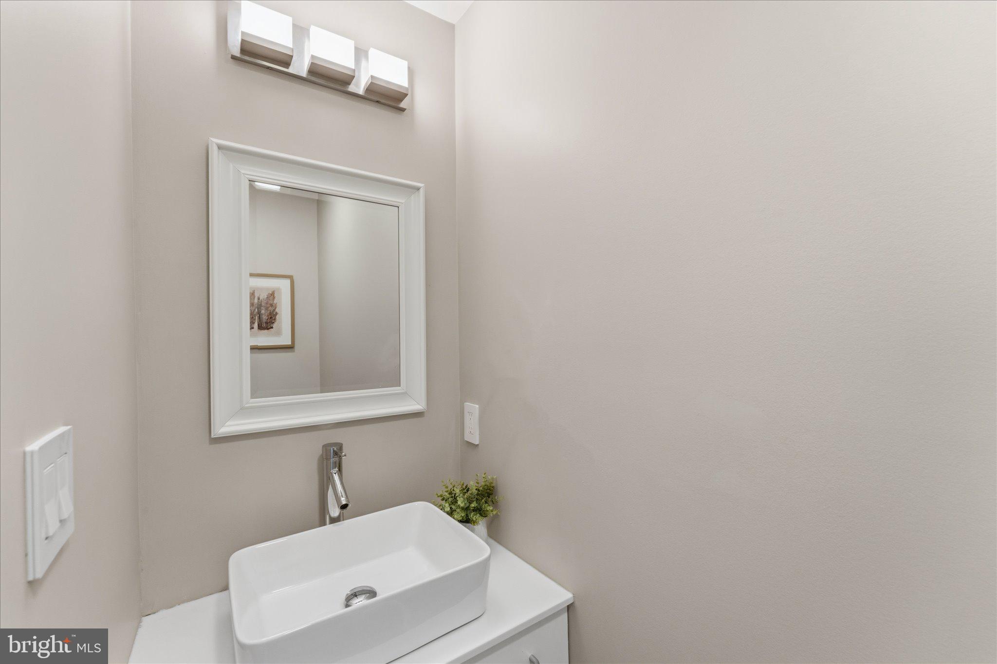 ANNALEE HEIGHTS - Residential