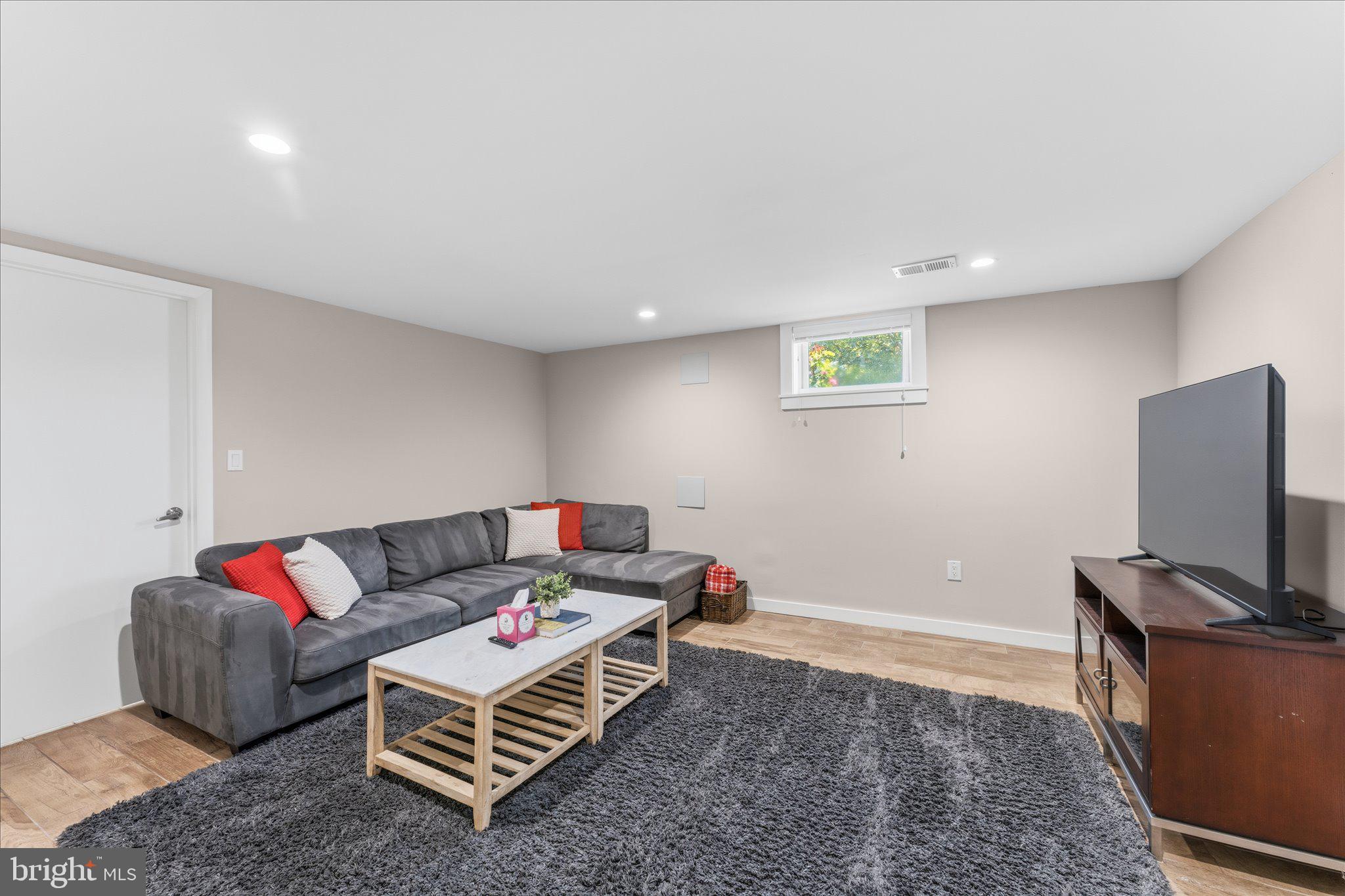 ANNALEE HEIGHTS - Residential