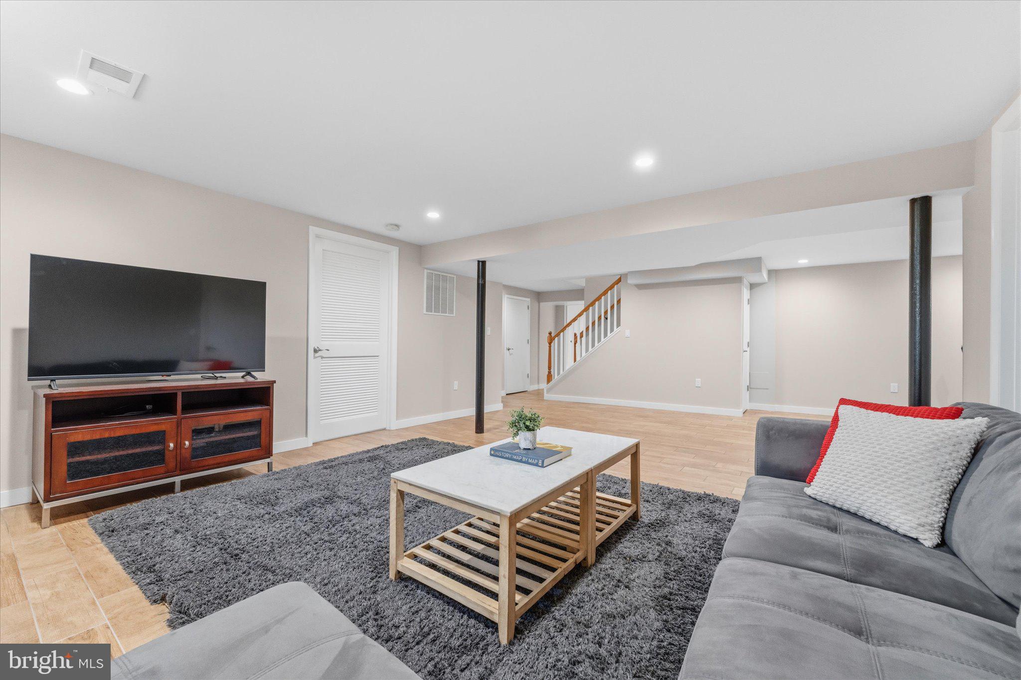 ANNALEE HEIGHTS - Residential