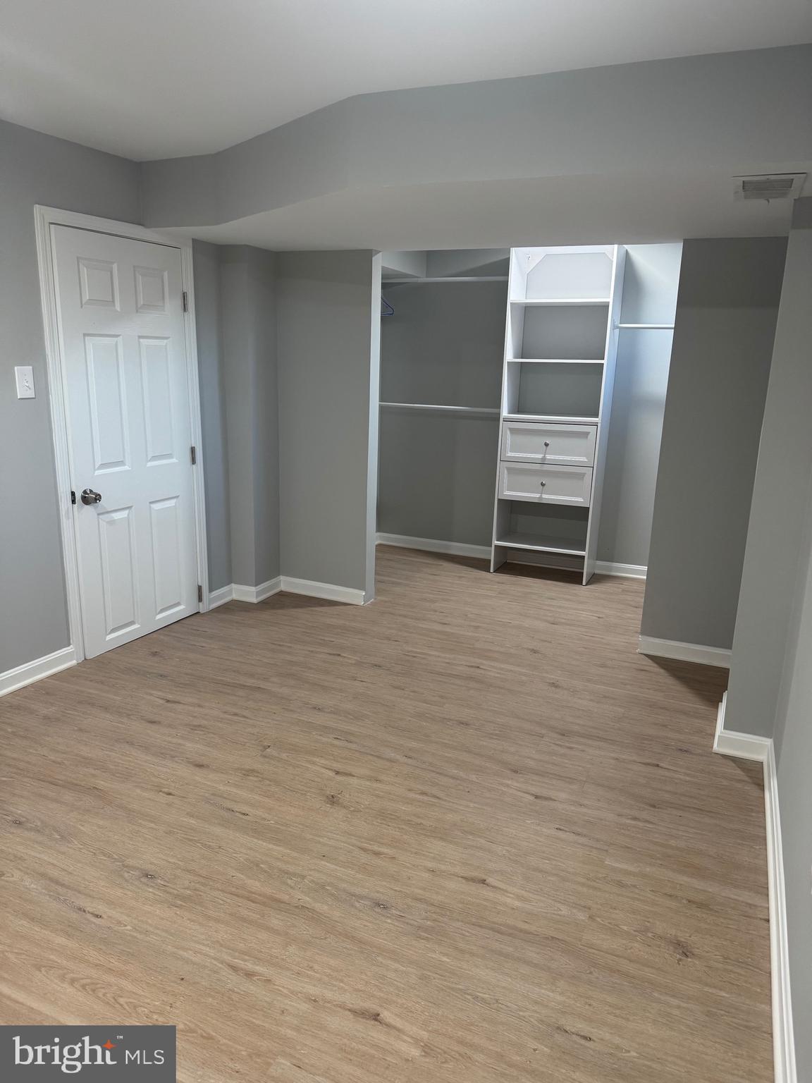 1-Bedroom Basement Rental in the Heart of Annandale – Just $1,000/Month!
This is a shared basement, 1 other room is being rented out by a male tenants who's been there for 2 yr.  The Landlord lives upstairs.
Discover comfort and convenience in this beautifully updated 1-bedroom basement rental with a private rear entrance, located in the vibrant heart of Annandale. Perfectly situated for commuters and professionals, enjoy quick access to the Metro DC area, major highways, and all the best Northern Virginia has to offer.  Annandale is known for its rich cultural scene, amazing Korean cuisine, family-friendly parks, and community charm – making it a hidden gem just minutes from the bustle of downtown D.C. This thoughtfully renovated space features a newly remodeled bathroom, brand-new floors, a new kitchenette, new stove/oven, standalone microwave, and refrigerator. Shared access includes a washer & dryer, kitchenette, and bathroom – all with modern upgrades including a new hot water heater. A spacious den/foyer offers extra room to relax or work from home.
$1,000/month – One Room Only
🚪 Separate Private Entrance
🛁 Newly Renovated and w/ New Water Heater
🔥 Stove/Oven
🧺 Shared Washer & Dryer
🛋️ Bonus Den Area
Please note: 24-hour notice required for showings. No For Rent sign or lockbox on property – owner will provide access.