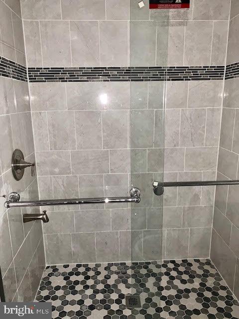 HOLMES RUN HEIGHTS - Residential Lease