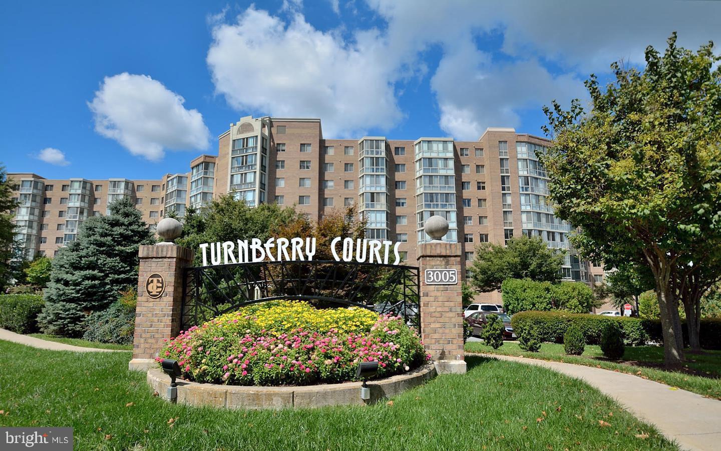 TURNBERRY COURTS AT LEIS - Residential