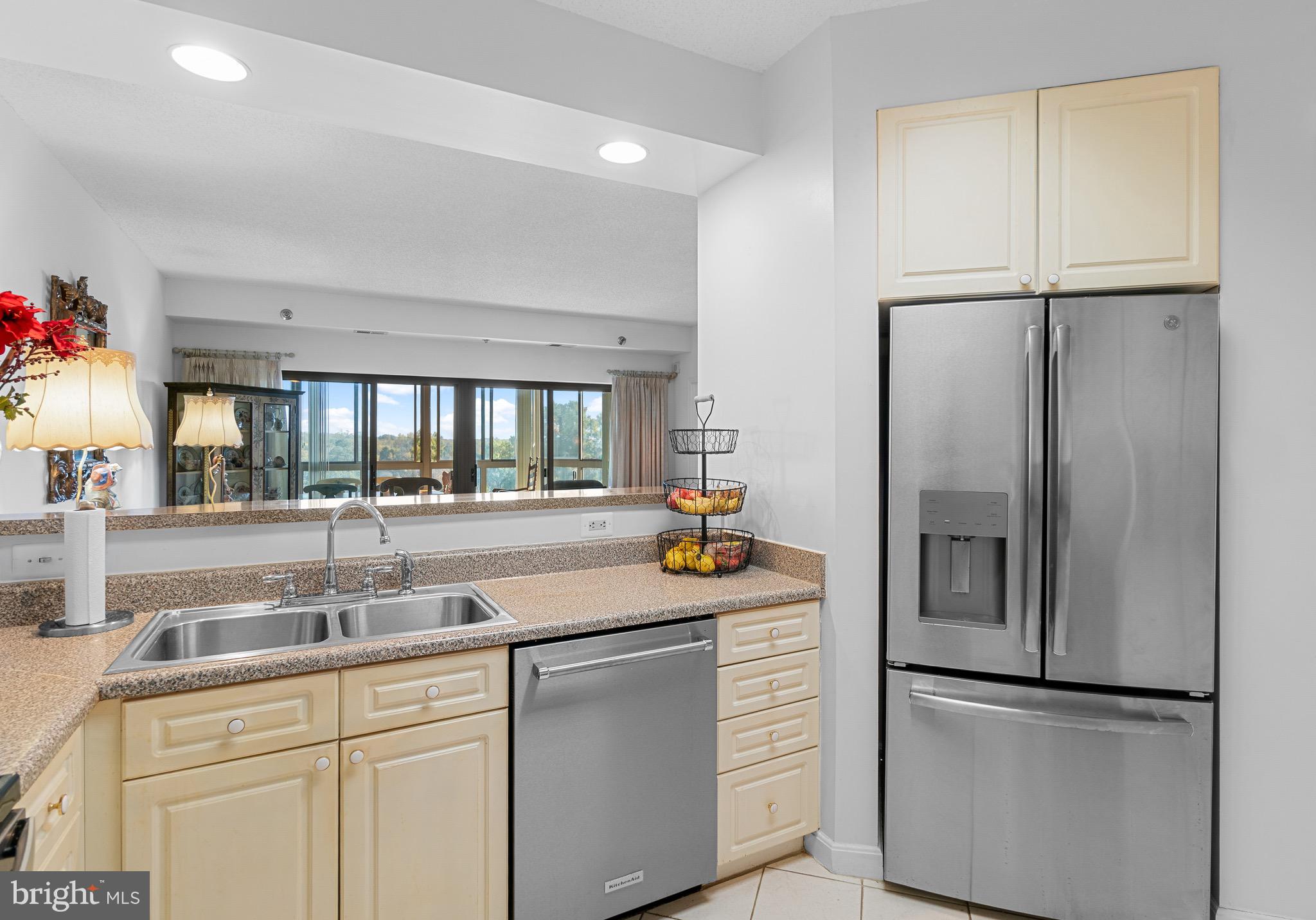 TURNBERRY COURTS AT LEIS - Residential