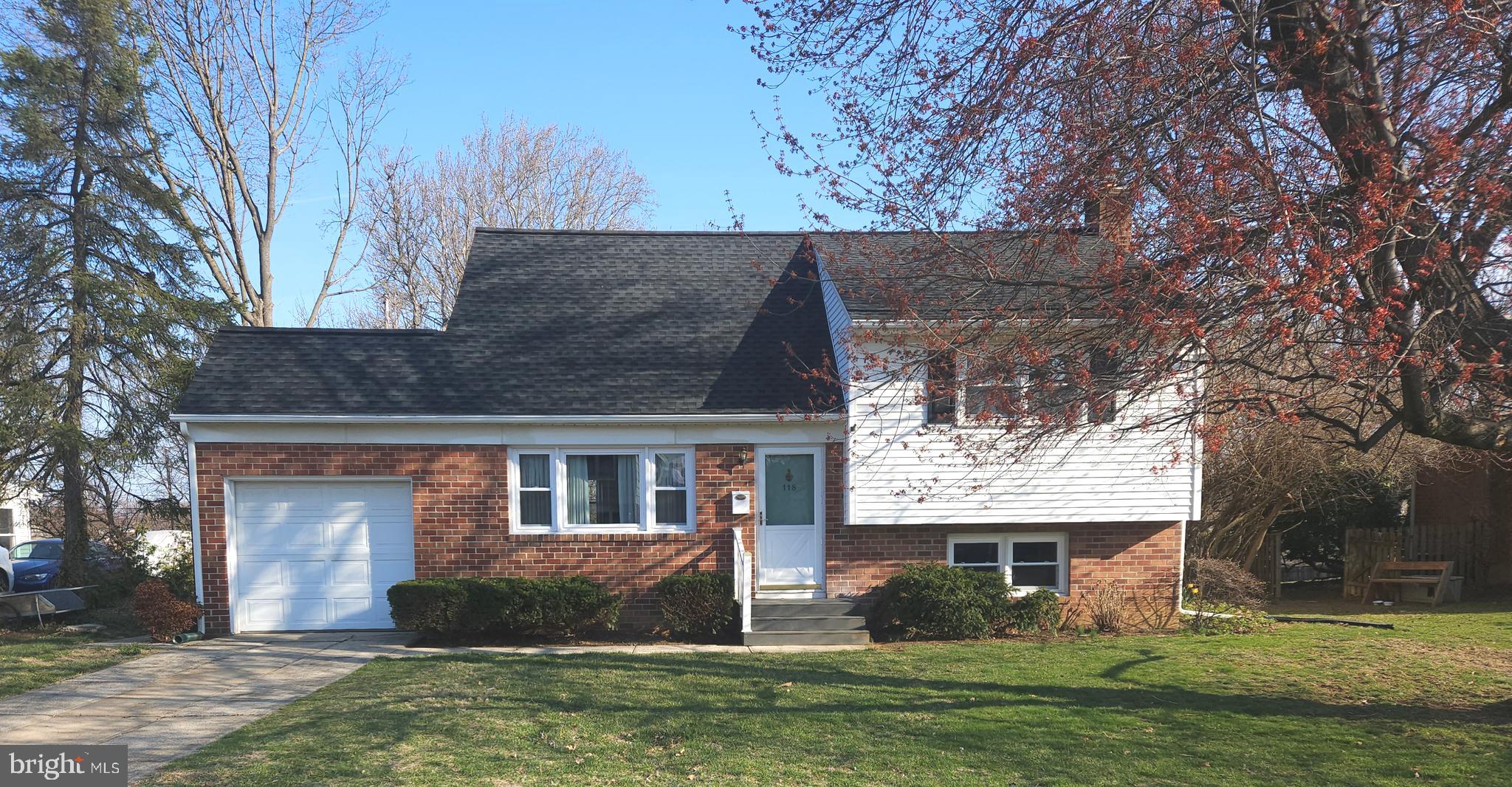 MIDVALE MANOR - Residential
