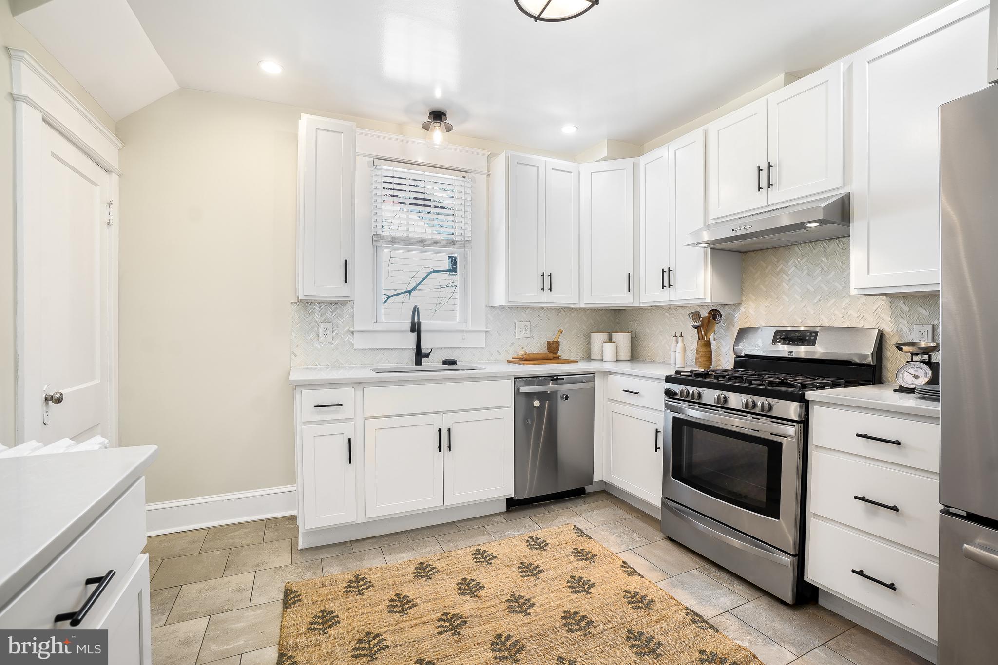 HYATTSVILLE HILLS - Residential