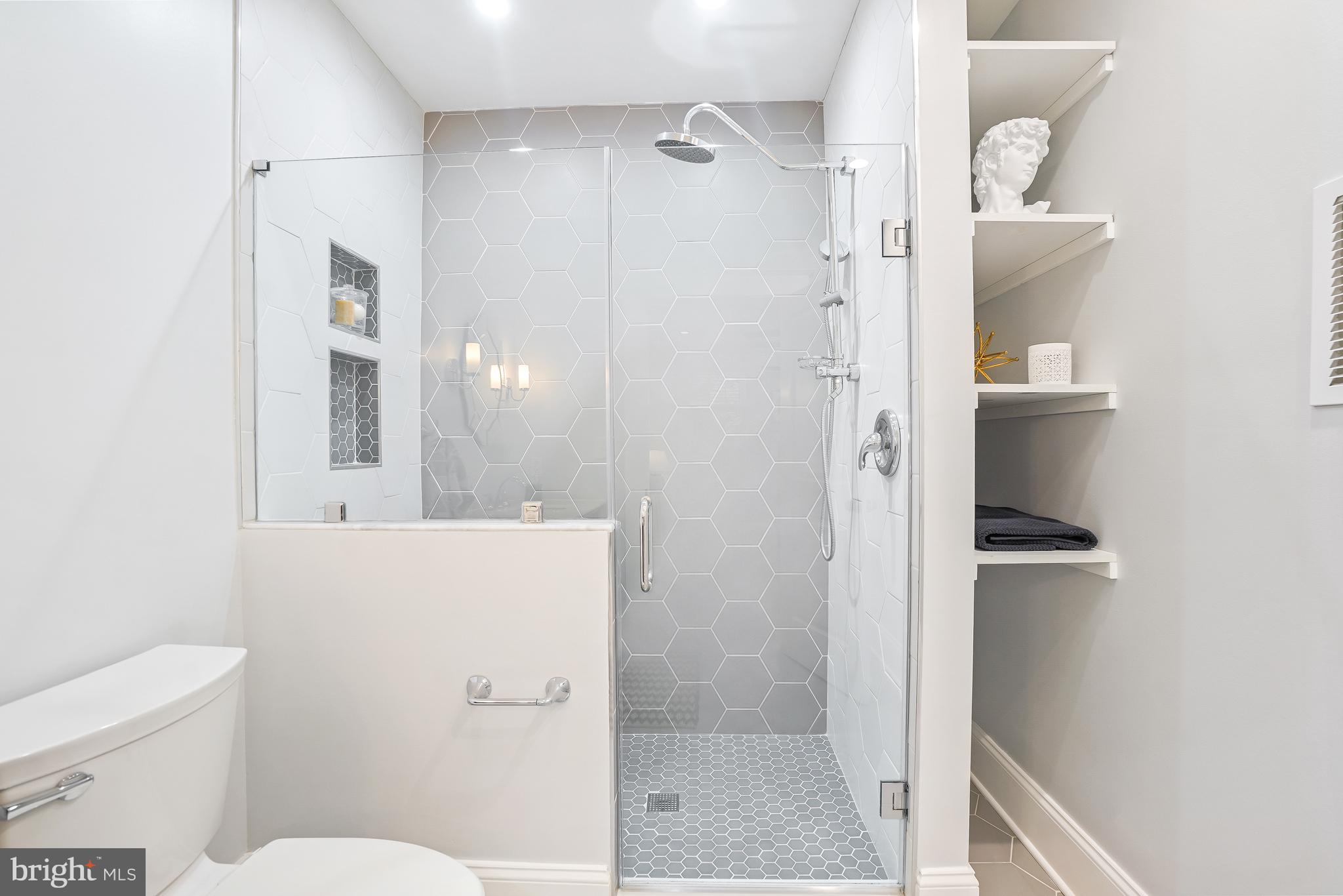 HYATTSVILLE HILLS - Residential