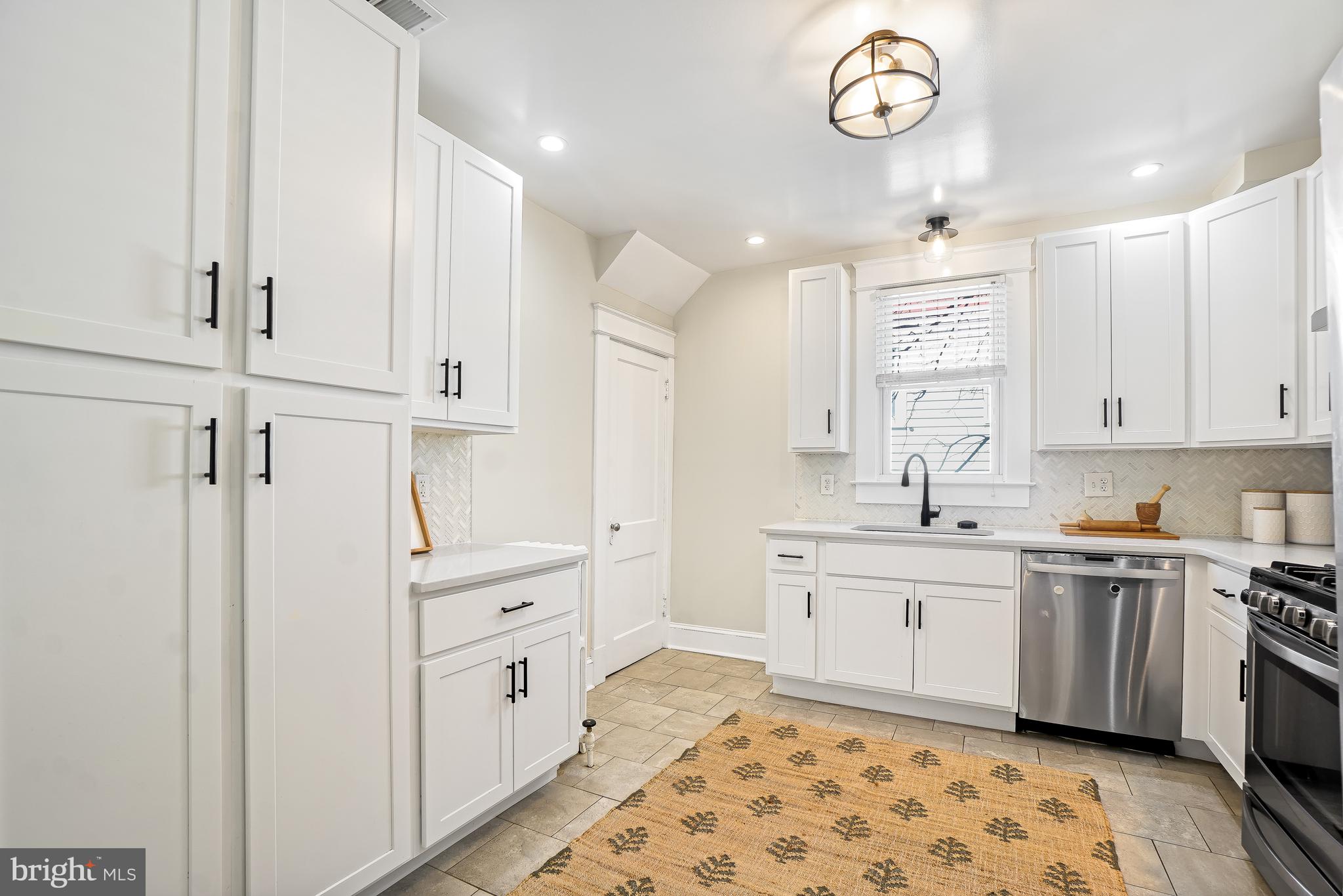 HYATTSVILLE HILLS - Residential