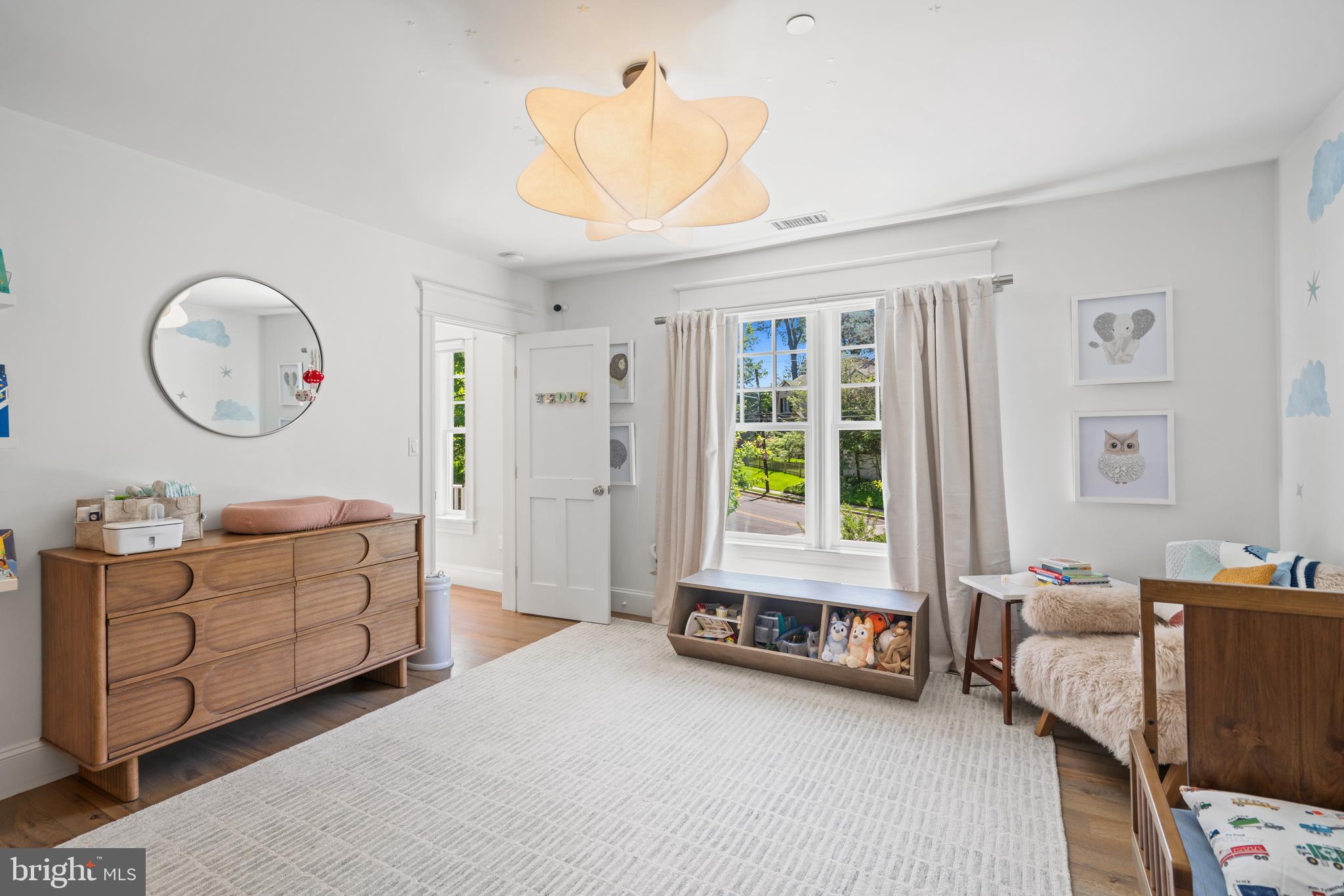 CHEVY CHASE - Residential
