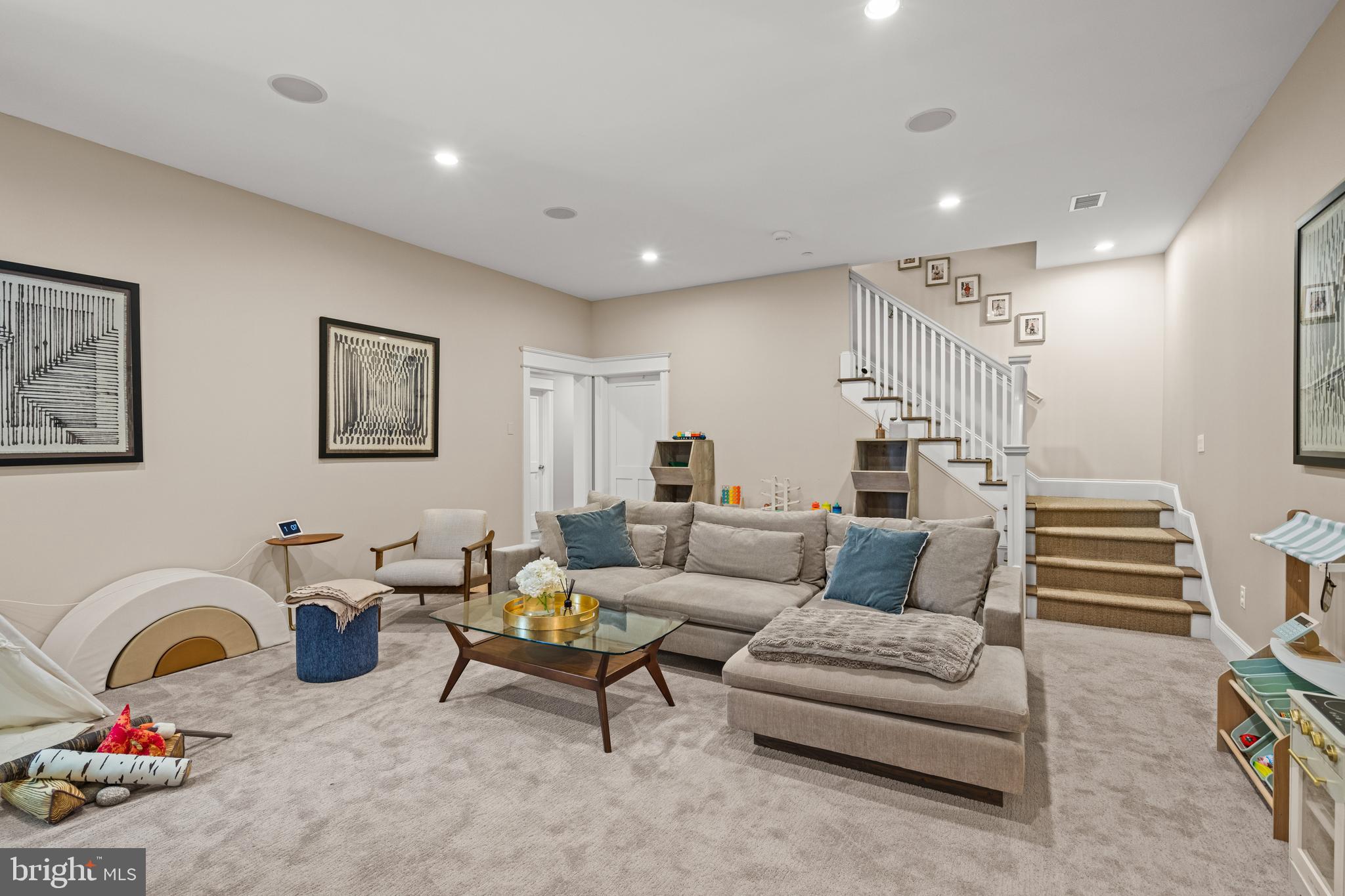 CHEVY CHASE - Residential