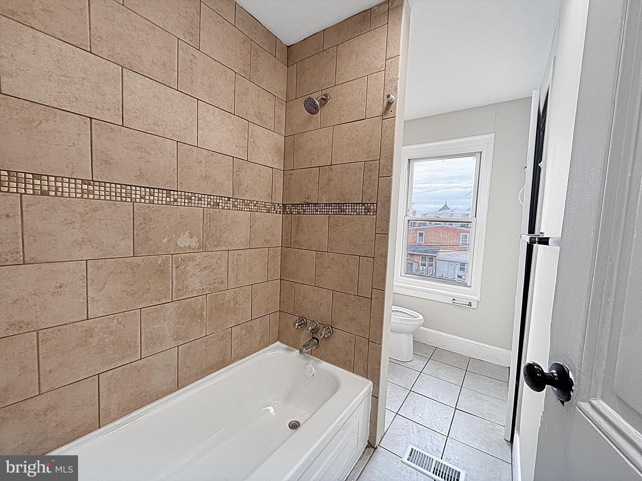 NORRISTOWN - Residential