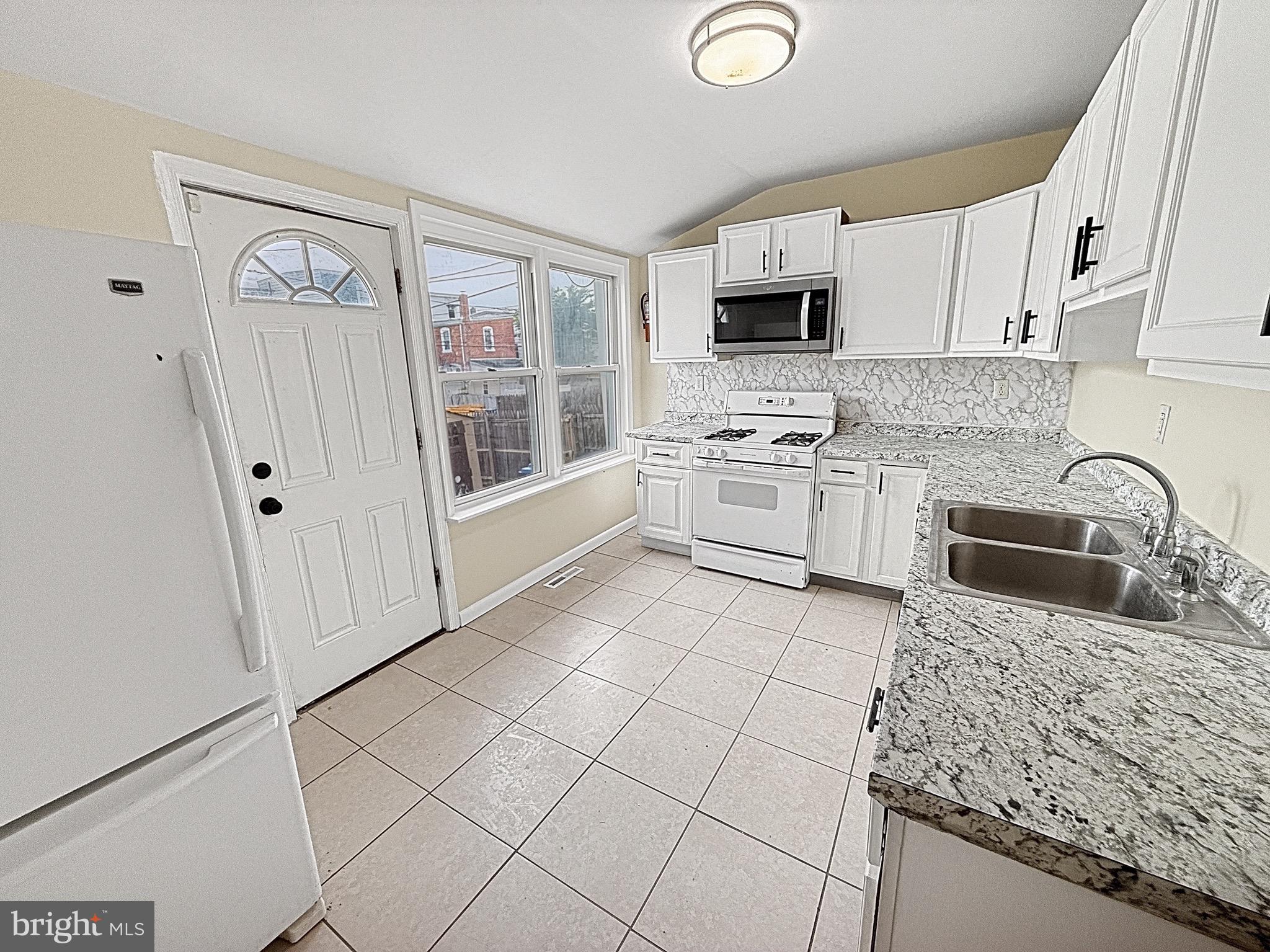 NORRISTOWN - Residential