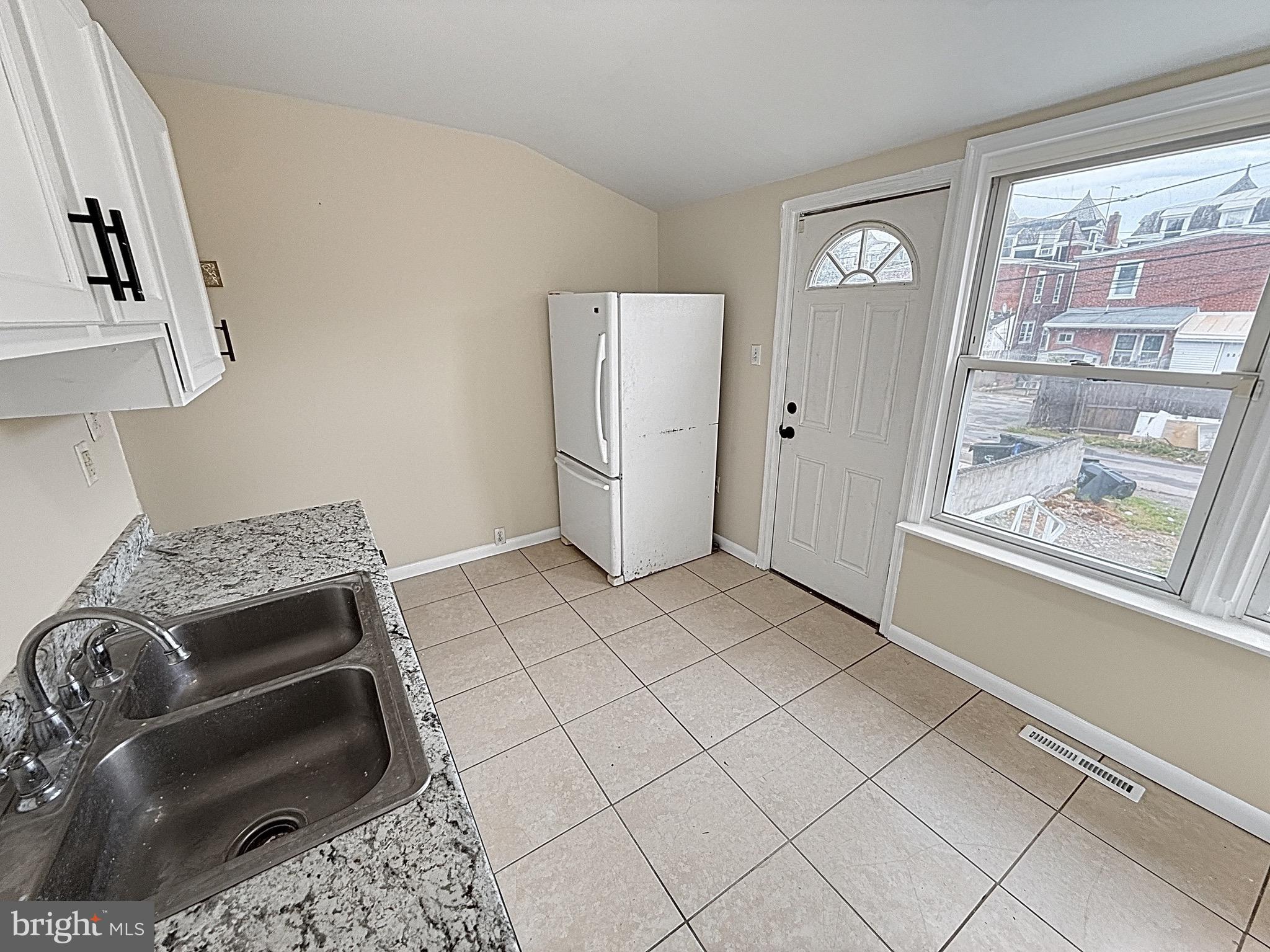 NORRISTOWN - Residential