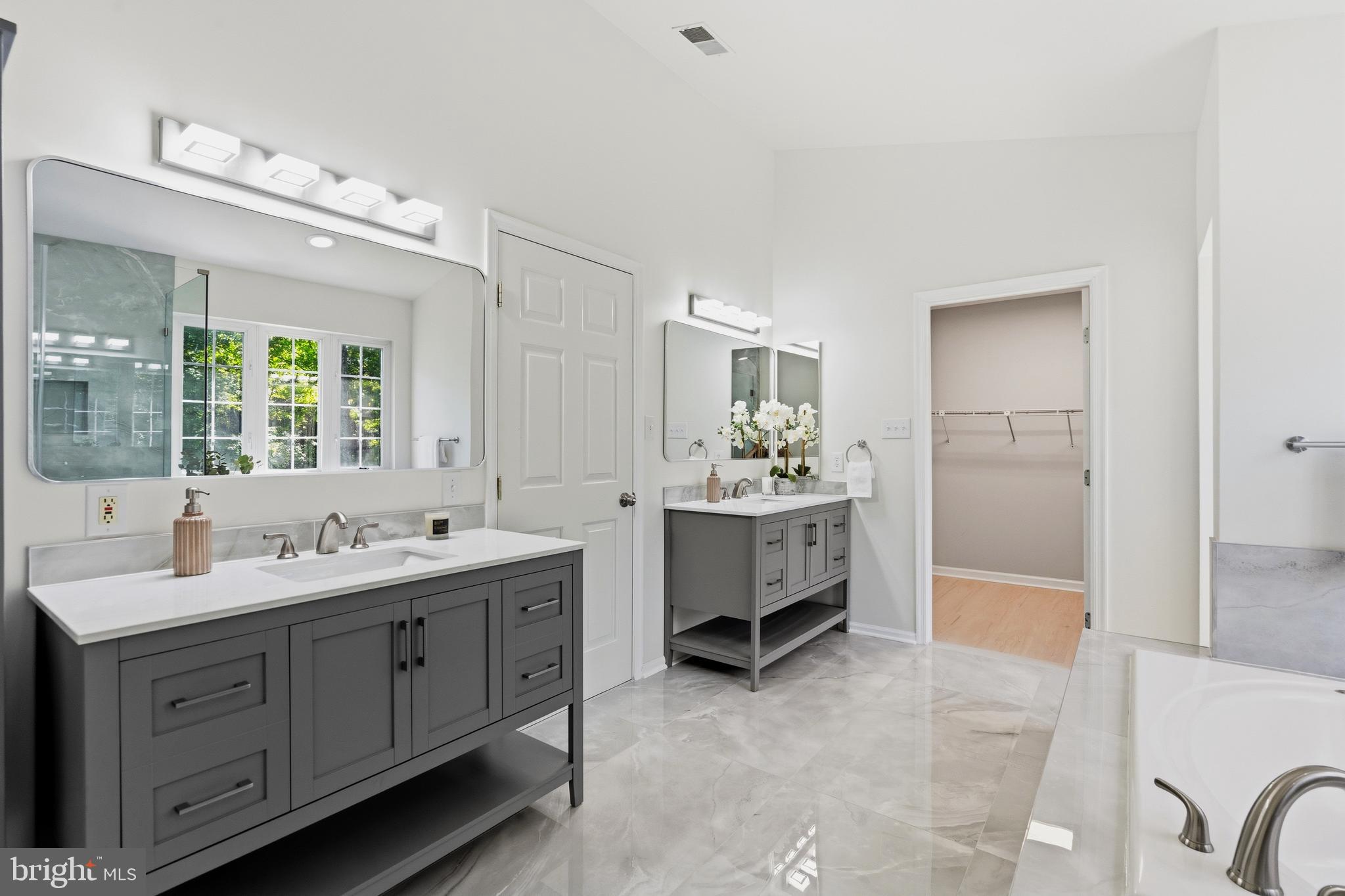 HUNTER ESTATES - Residential
