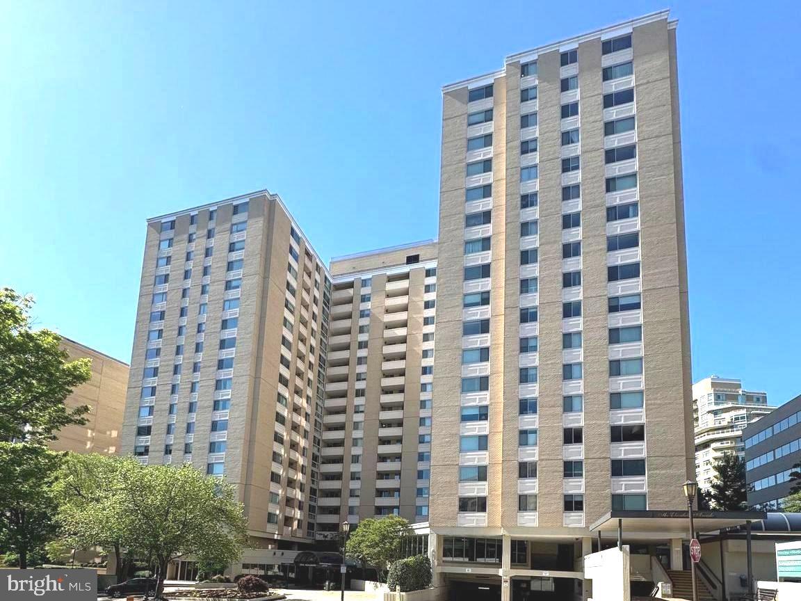 Welcome to Chevy Chase!  This 2 Bedroom, 2 Full Bath executive condo with private WALK-OUT BALCONY,  DC SKYLINE VIEWS, GARAGE PARKING and UTILITIES INCLUDED is waiting for you.
The Designer Kitchen features NEW CUSTOM WHITE CABINETS with Soft Close Doors and Built-in Trash and Recycle Bins.  QUARTZ COUNTERS, TILED FLOORING and STAINLESS-STEEL APPLIANCES further enhance the beauty of this New Contemporary Kitchen.  The home boasts 2 NEW  "Owner- Controlled" HEATING AND COOLING UNITS (HVAC), NEW Front-Loading WASHER and DRYER and NEW FLOORS.  The well-designed home offers Open, Light-Filled Living with spacious closets.  The Primary Bedroom Ensuite boasts Southern TREE TOP VIEWS, a WALK-IN SHOWER, Dual-Flush Commode and Large WALK-IN CLOSET with floor to ceiling shelves and double tiered closet rods. The spacious Second Bedroom features a DOUBLE-SIZED CLOSET and Northwestern SKYLINE VIEWS. This gorgeous UPDATED HOME conveys with a convenient GARAGE PARKING SPACE.