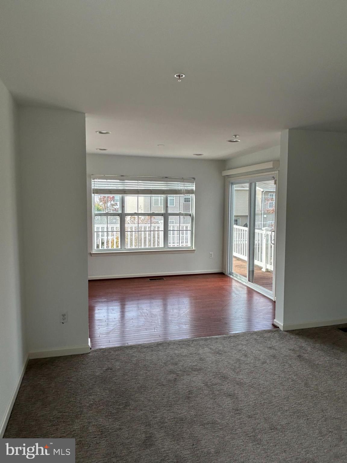 CARRIAGE HILLS TOWNHOUSE - Residential