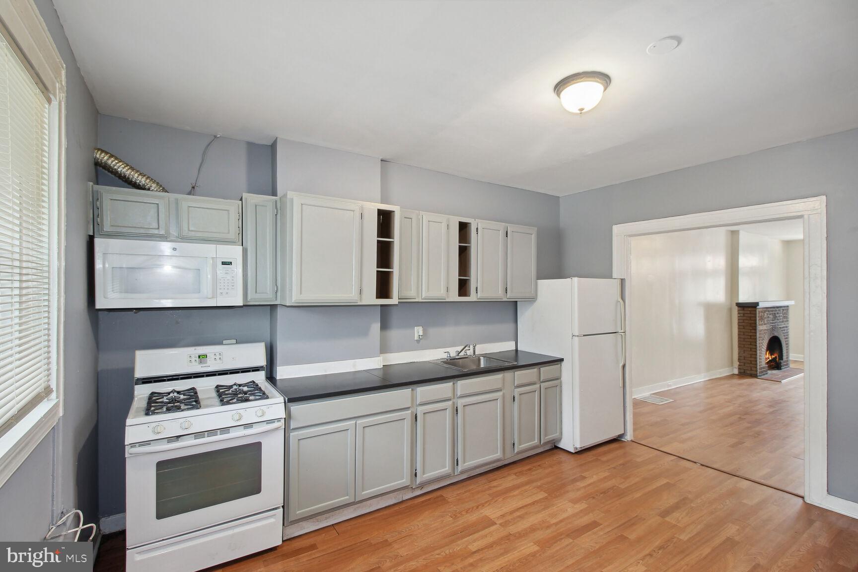 EAST BALTIMORE MIDWAY - Residential