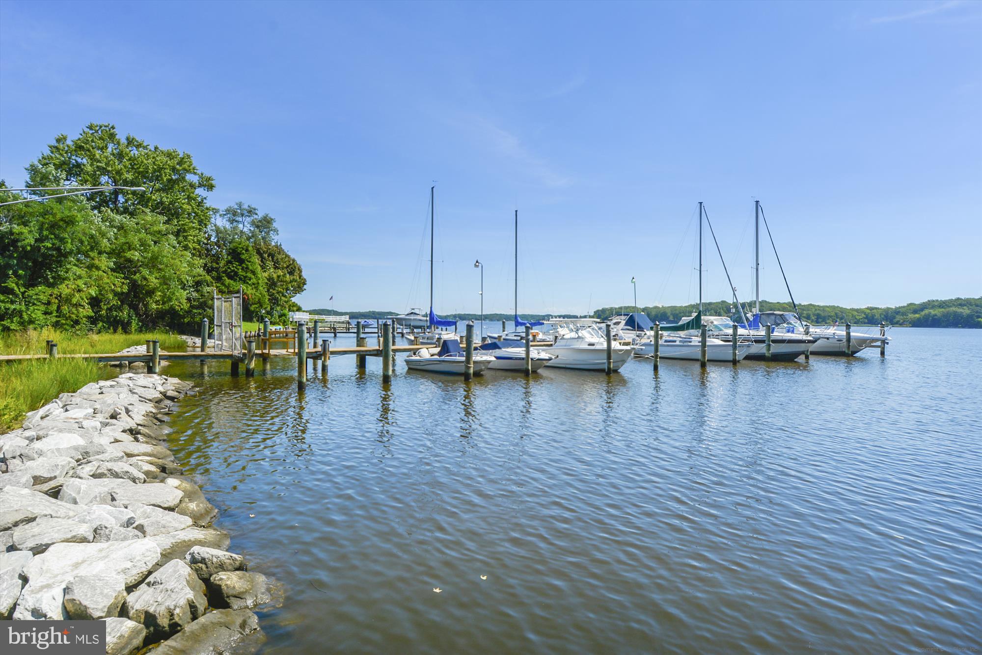 WOODLAND BEACH - Residential