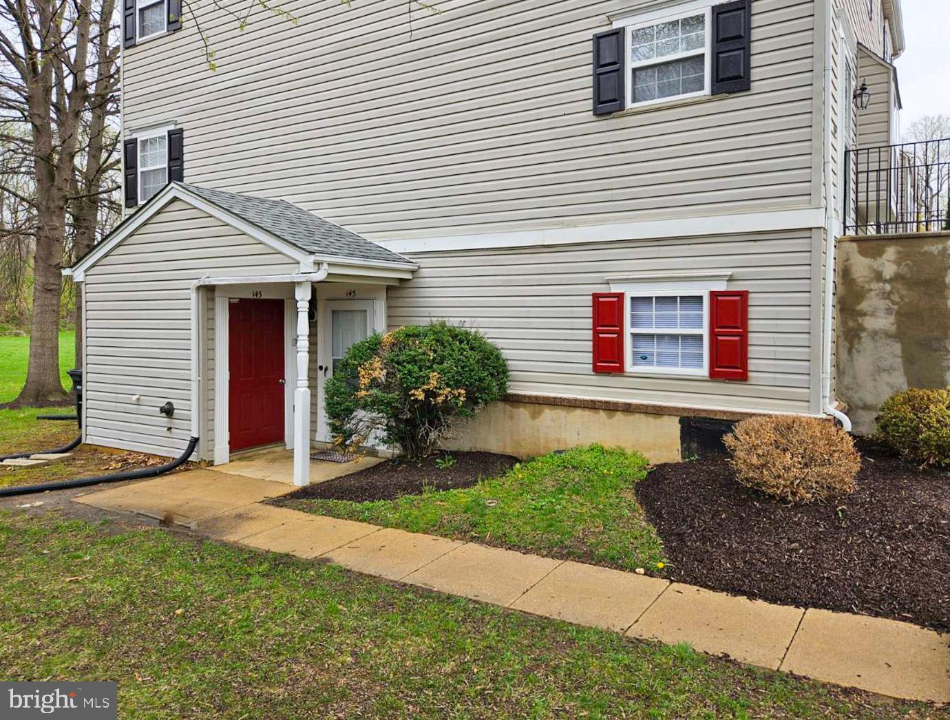 Newly updated one level unit available immediately! Brand new laminate flooring throughout the living areas and new  granite countertops in the kitchen! This 3 bedroom, 2 full bath unit features a very spacious living room with patio access, a separate dining room, and a generous primary bedroom with a full primary bath and walk-in closet! The minimum income required to rent this property is $96,000 per year (or BAH to cover rent if military), and a minimum TransUnion rental credit score of 640 is required. There are no pets and no smoking allowed in this property. In addition to rent, tenants are responsible for all utilities (electric and water/sewer). The security deposit is one month's rent ($2650), and the application fee is $30 per applicant.
