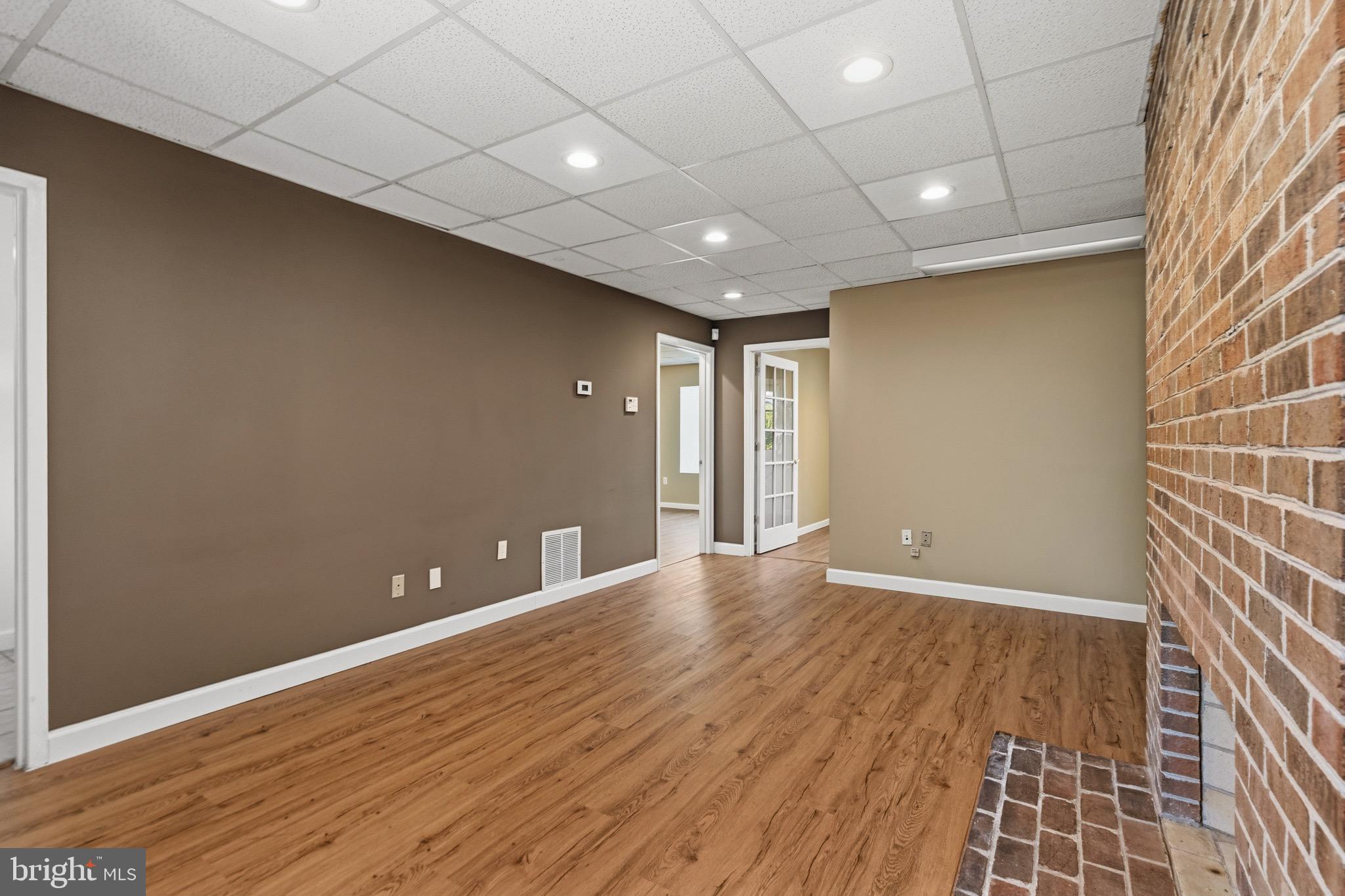 TYSONS SQUARE OFFICE PARK - Commercial Sale