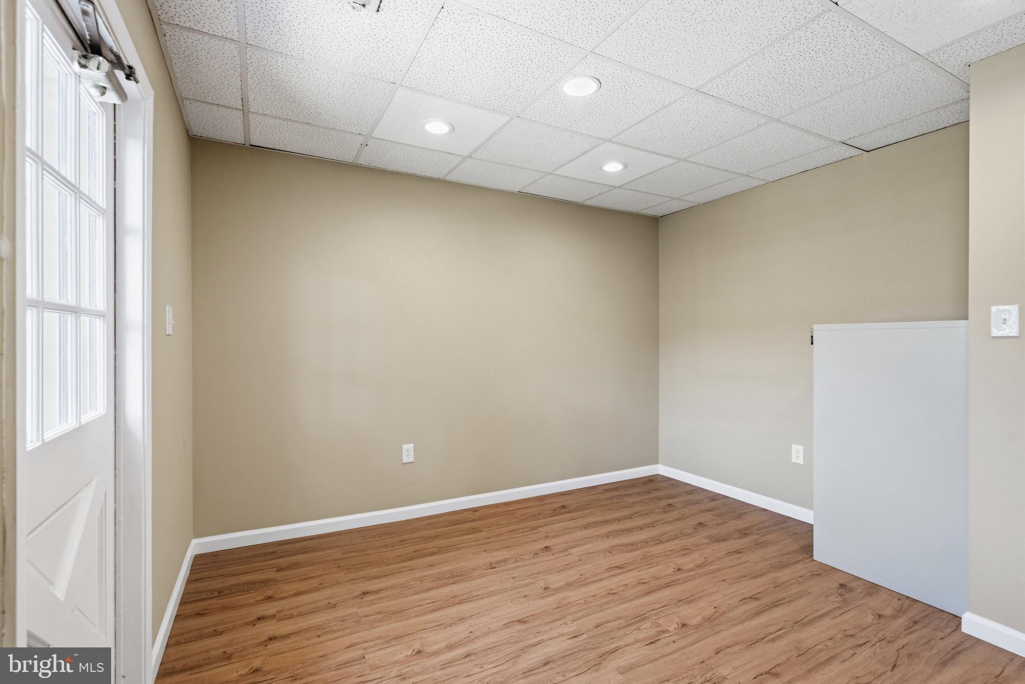 TYSONS SQUARE OFFICE PARK - Commercial Sale