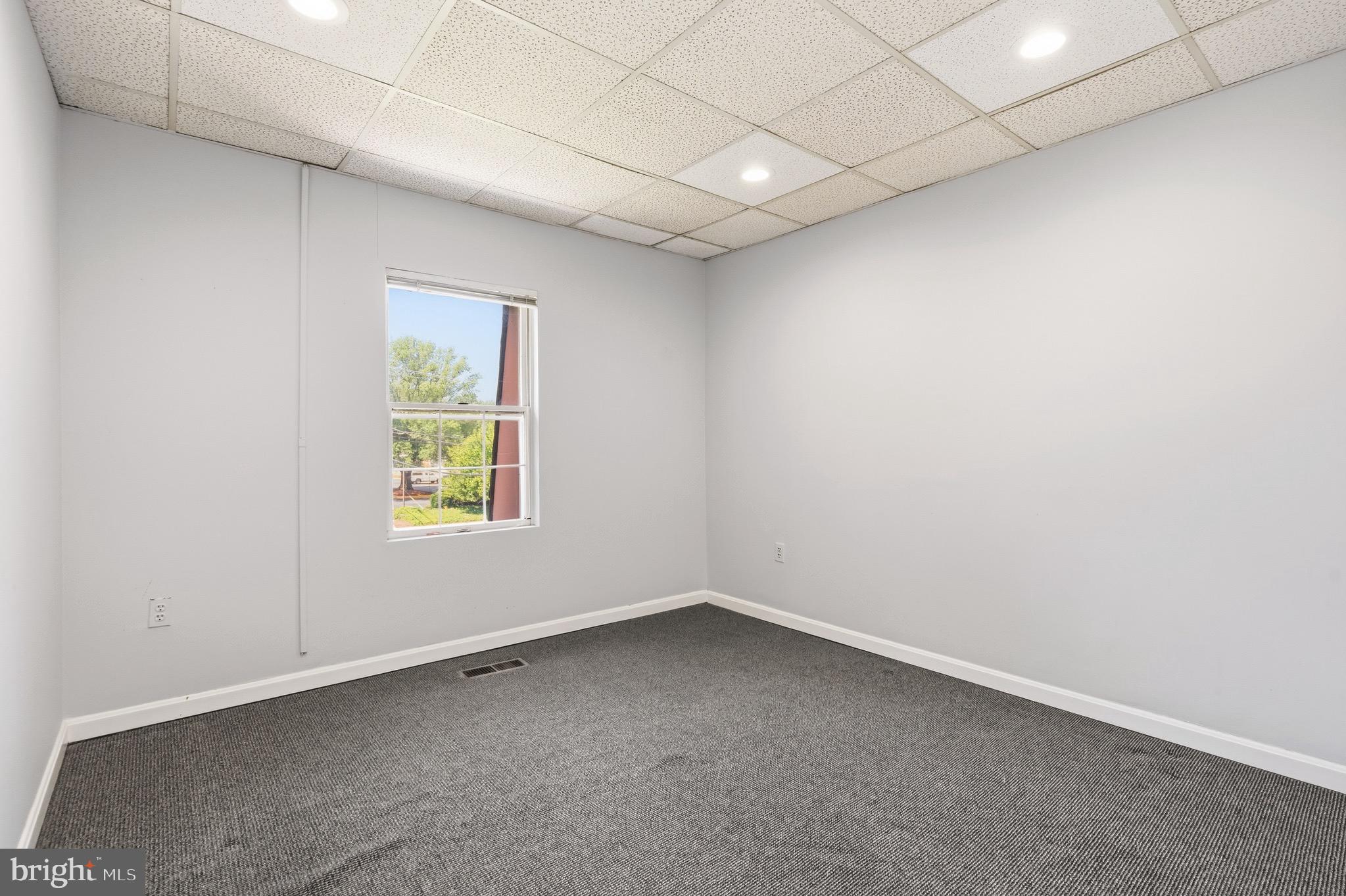 TYSONS SQUARE OFFICE PARK - Commercial Sale