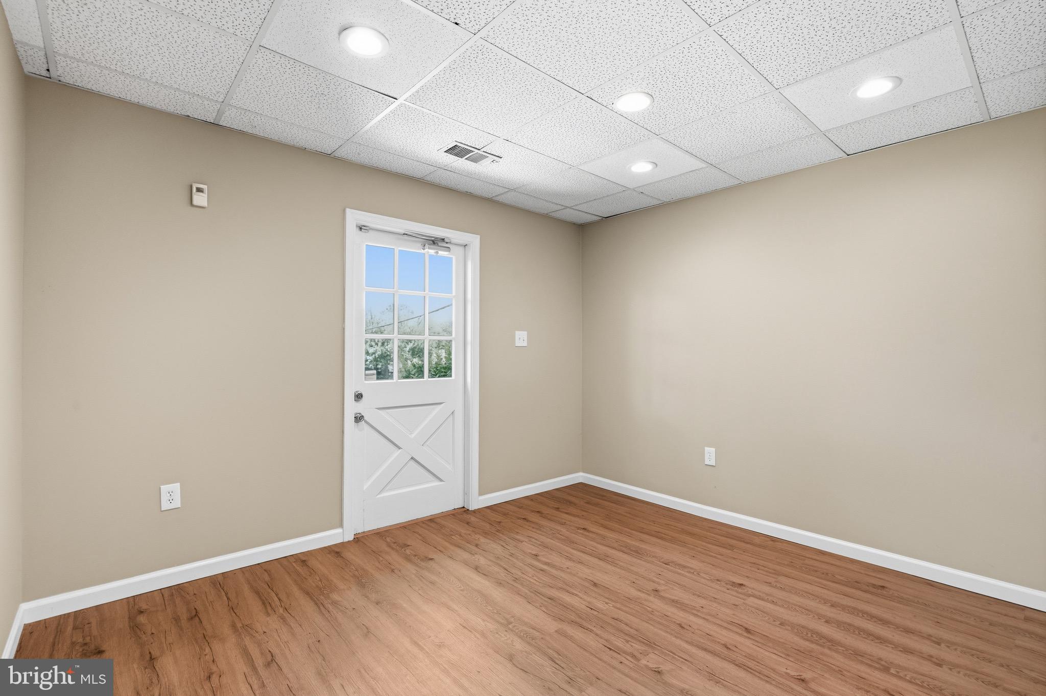 TYSONS SQUARE OFFICE PARK - Commercial Sale