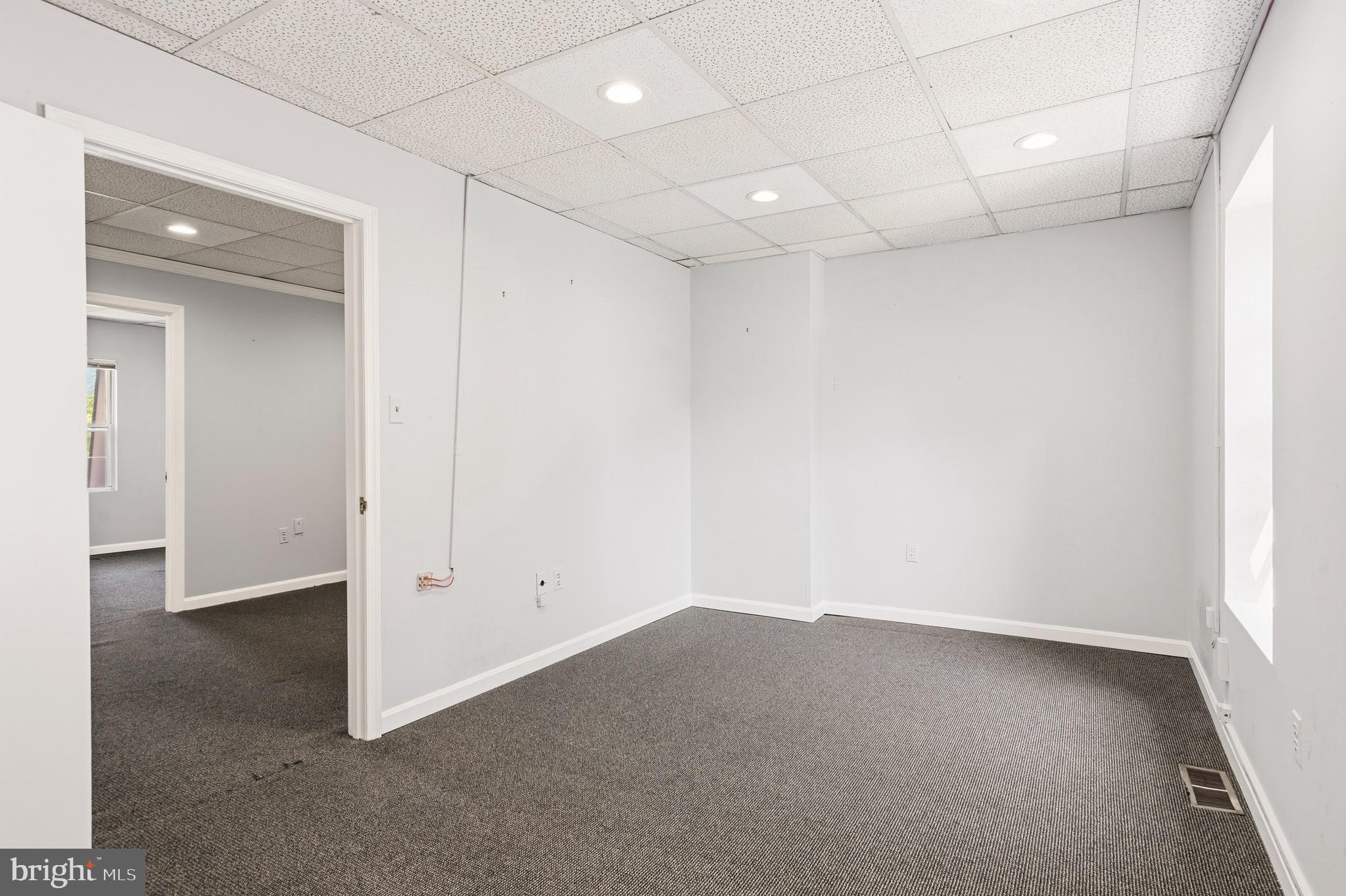 TYSONS SQUARE OFFICE PARK - Commercial Sale