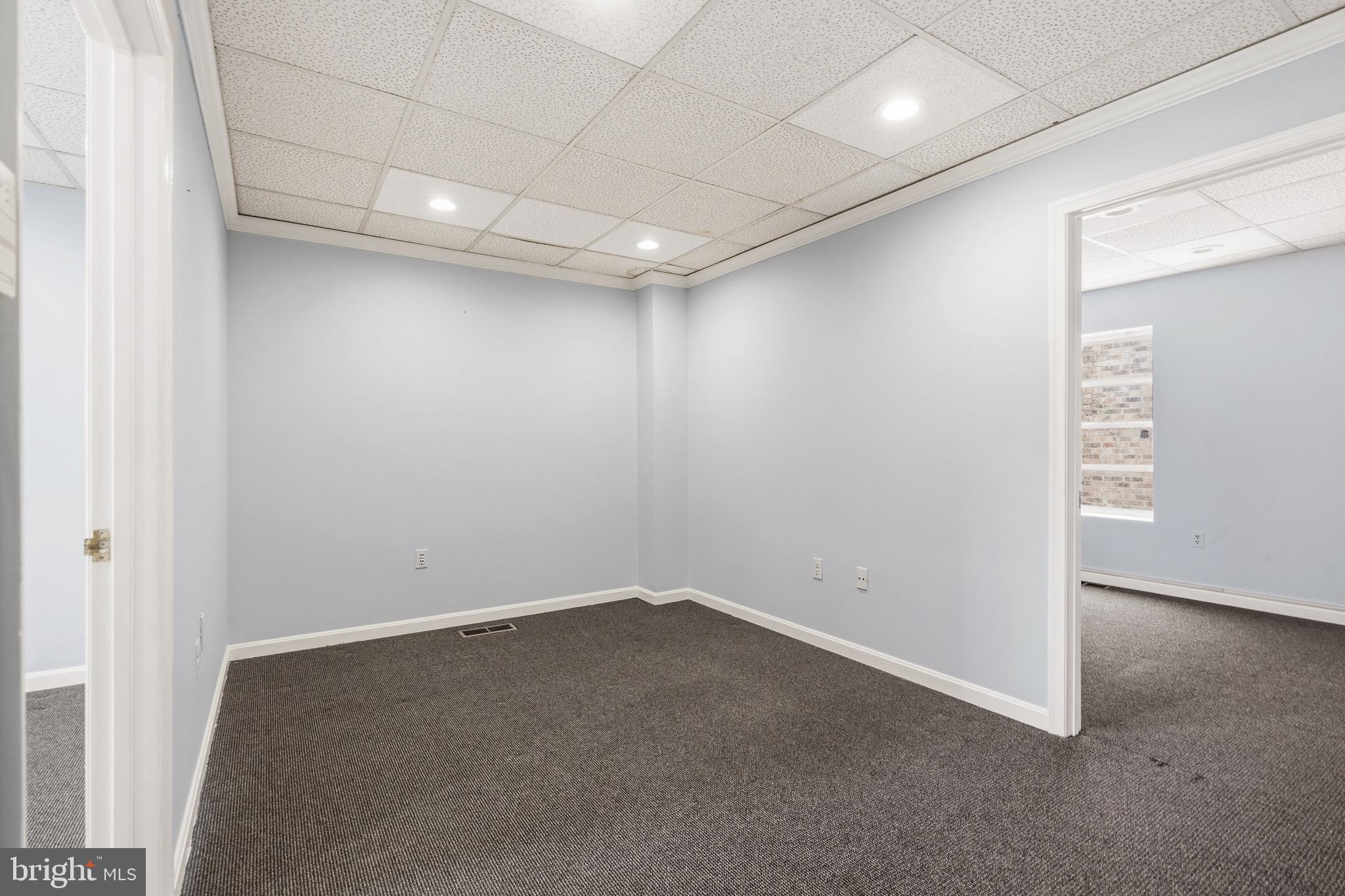 TYSONS SQUARE OFFICE PARK - Commercial Sale