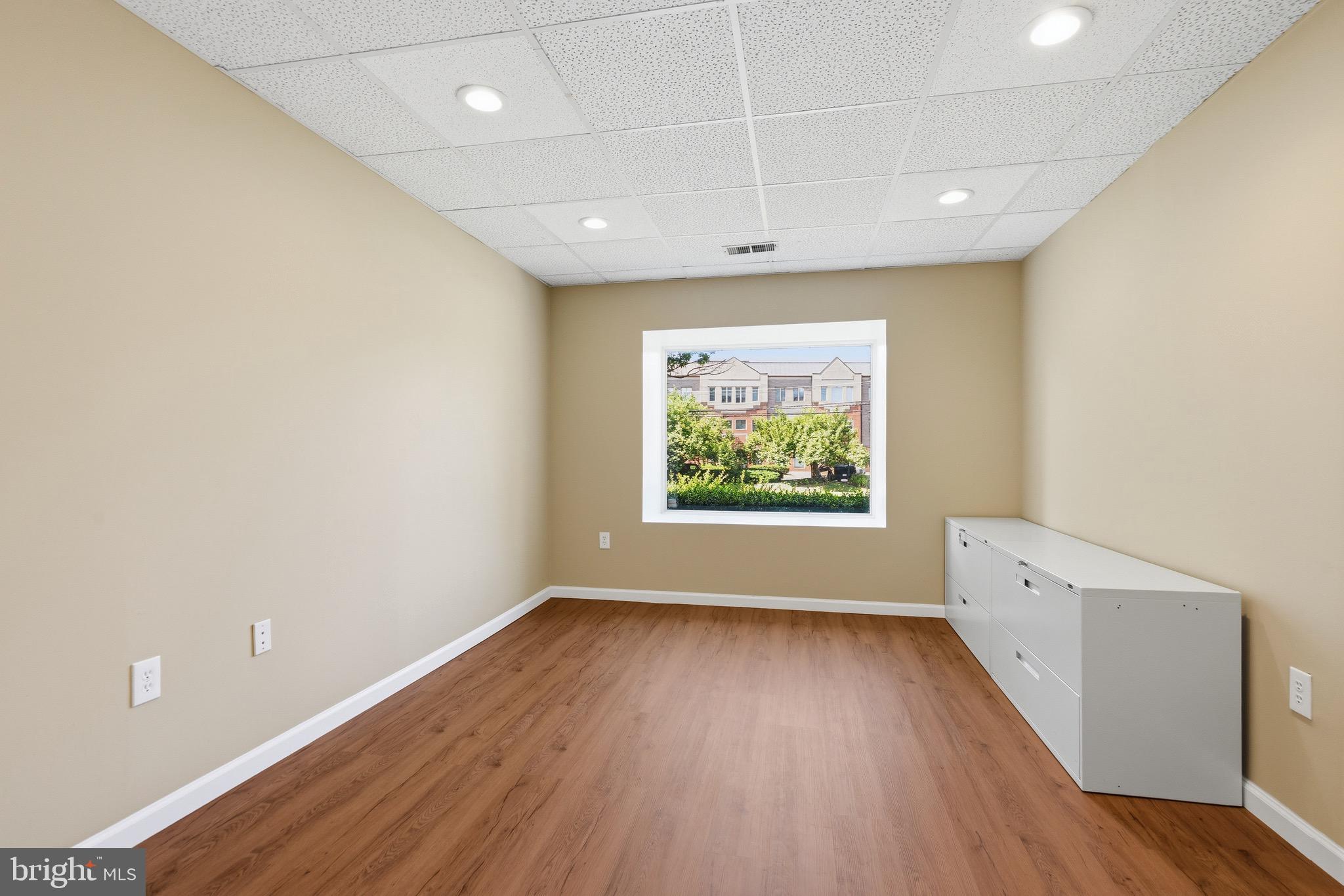 TYSONS SQUARE OFFICE PARK - Commercial Sale